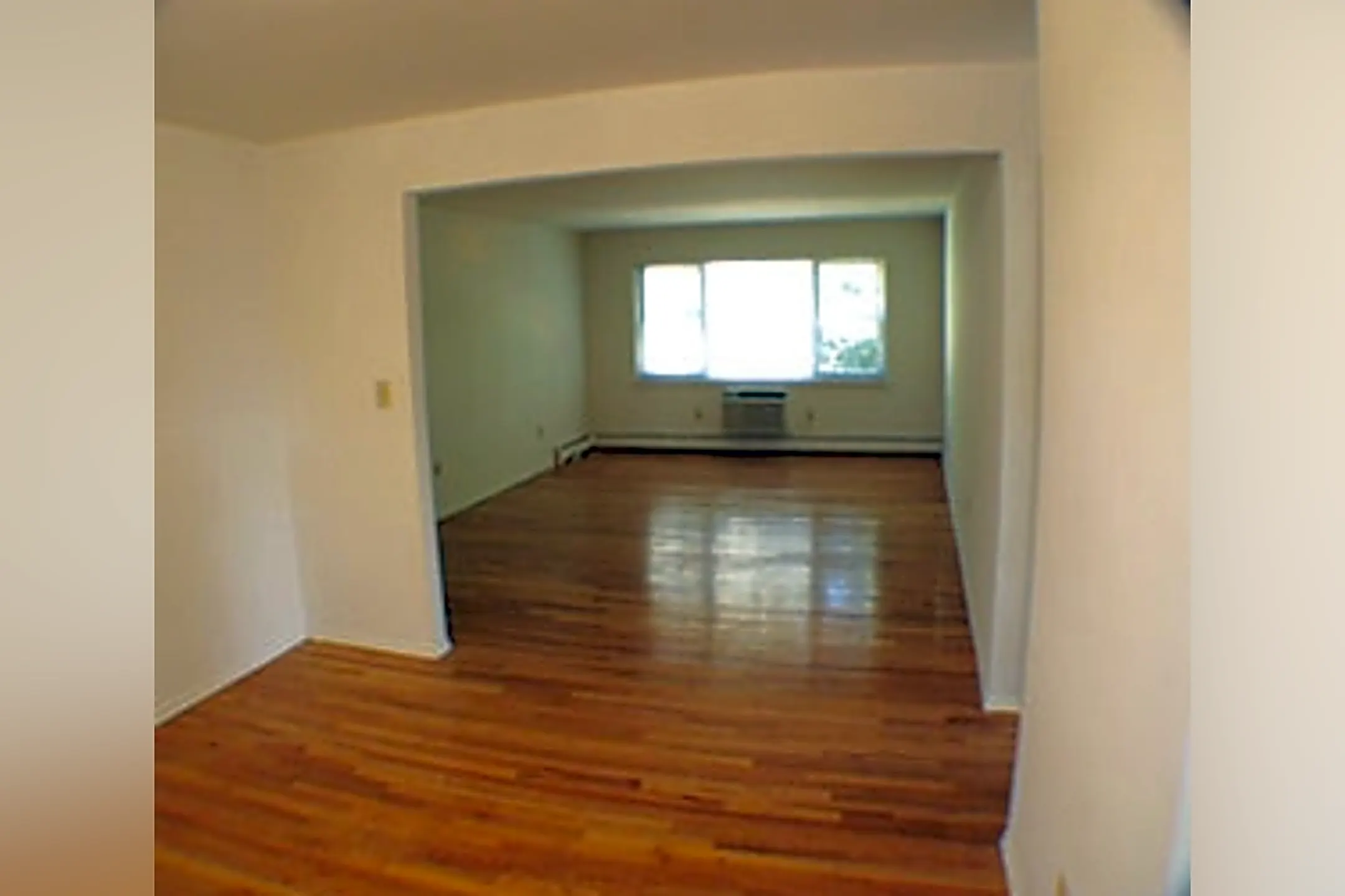 Wildwood & Soundview Garden Apartments Soundview Drive Port Washington, NY Apartments for