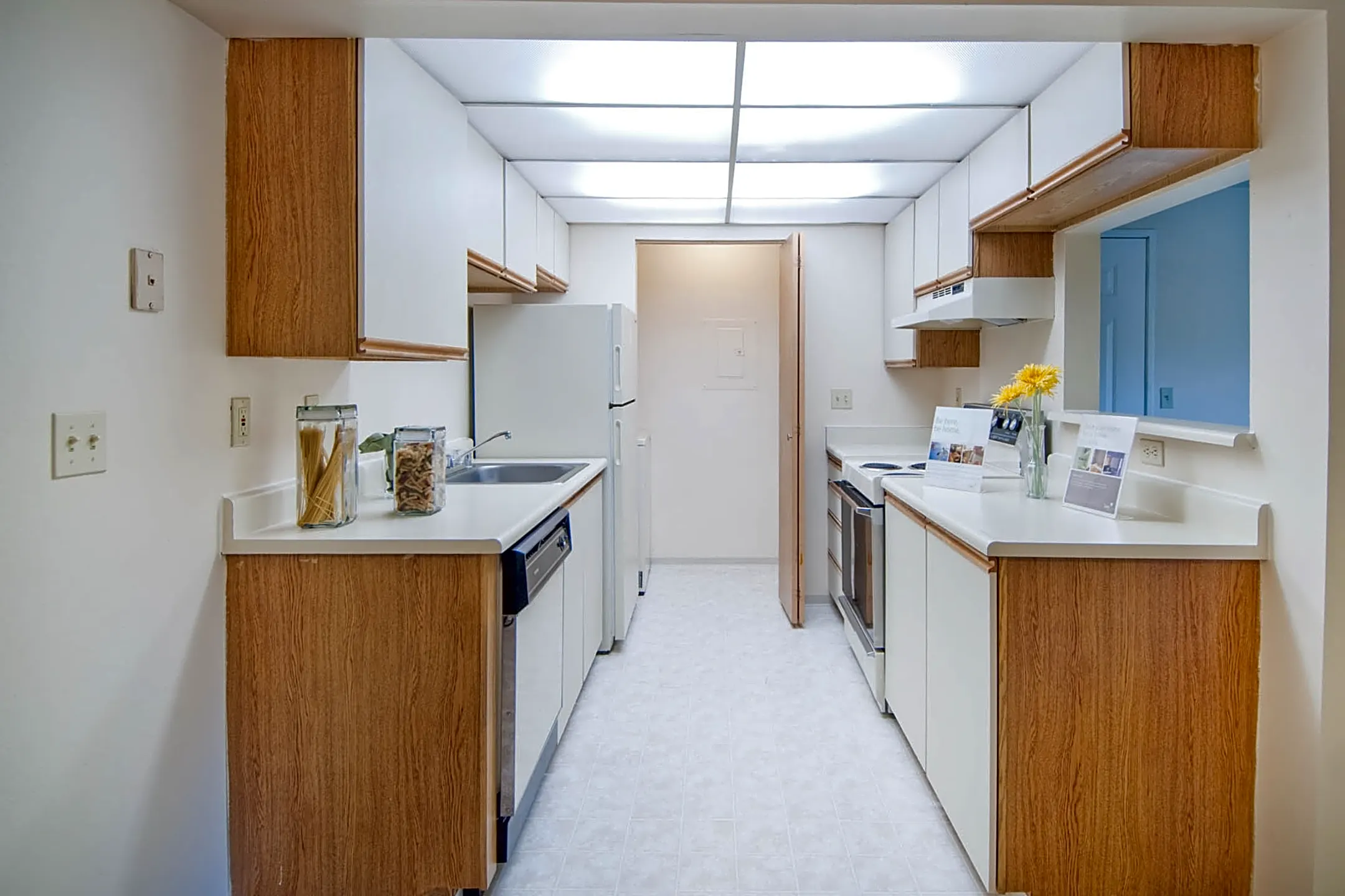 Ballinger Commons 2405 North 202nd Place Shoreline, WA Apartments