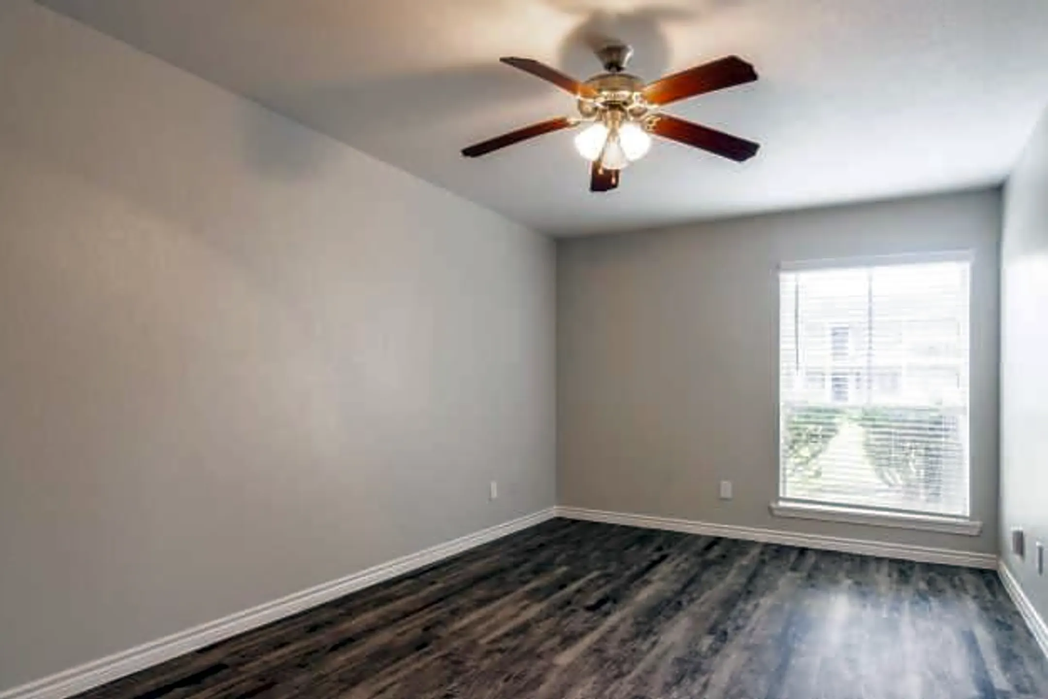 4400 Memorial Dr Apartments - Houston, TX 77007