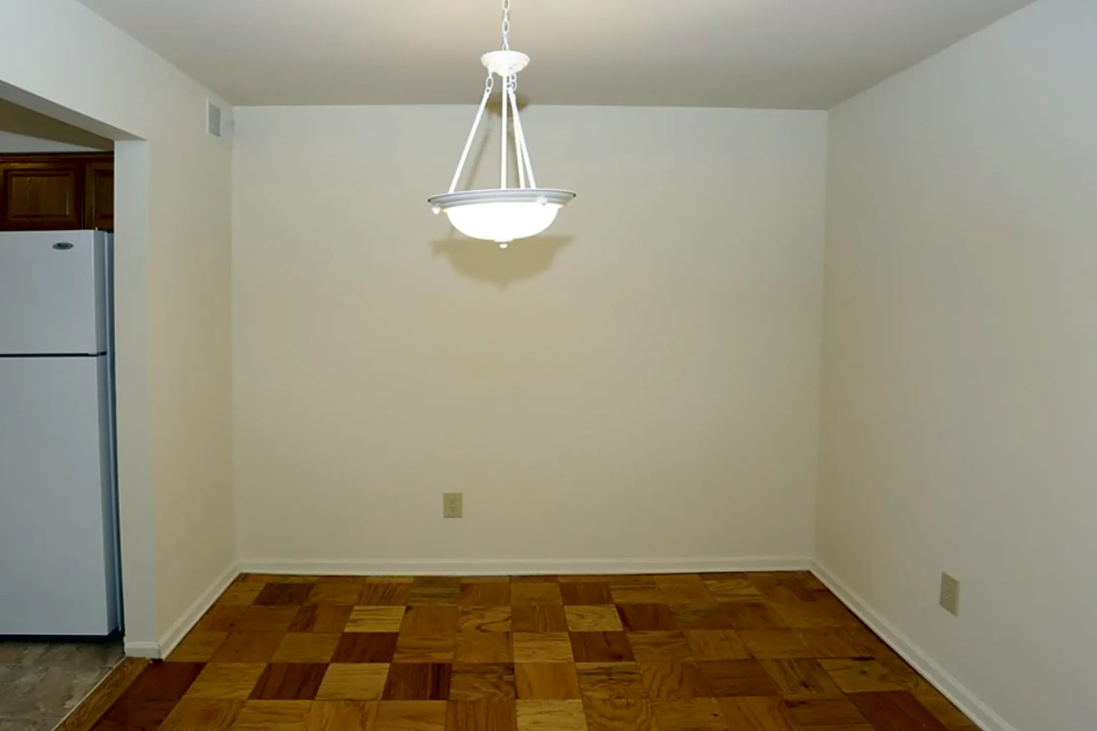 Olde East Townhouses Farmhouse Lane Building M Morristown, NJ Apartments for Rent Rent.