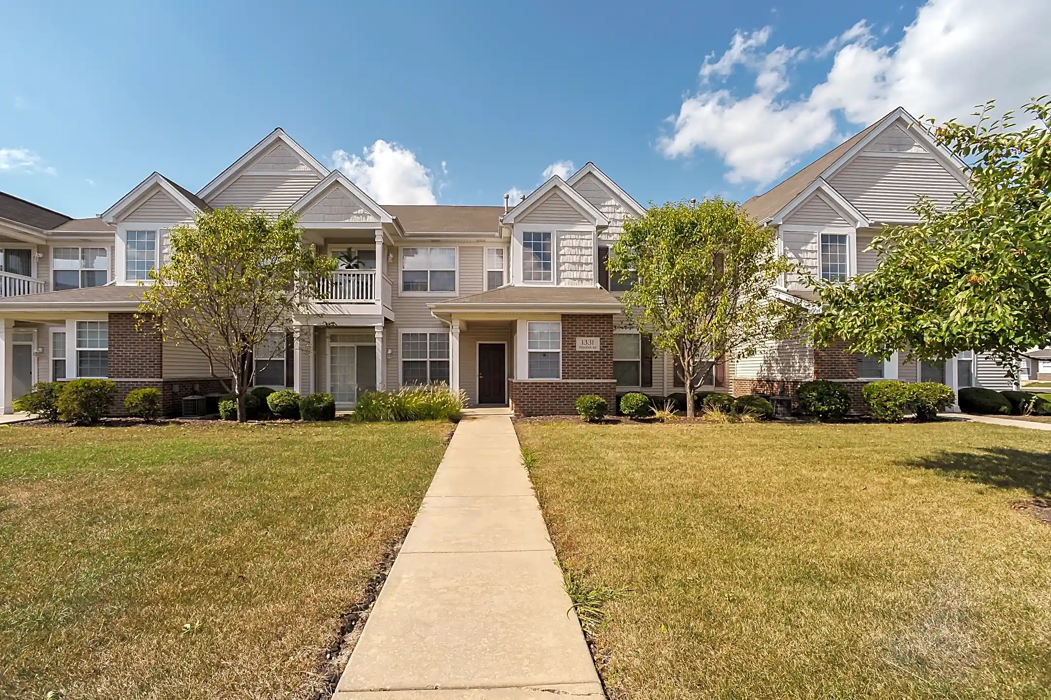 Sutton Place 1200 Rock Run Dr Crest Hill, IL Apartments for Rent