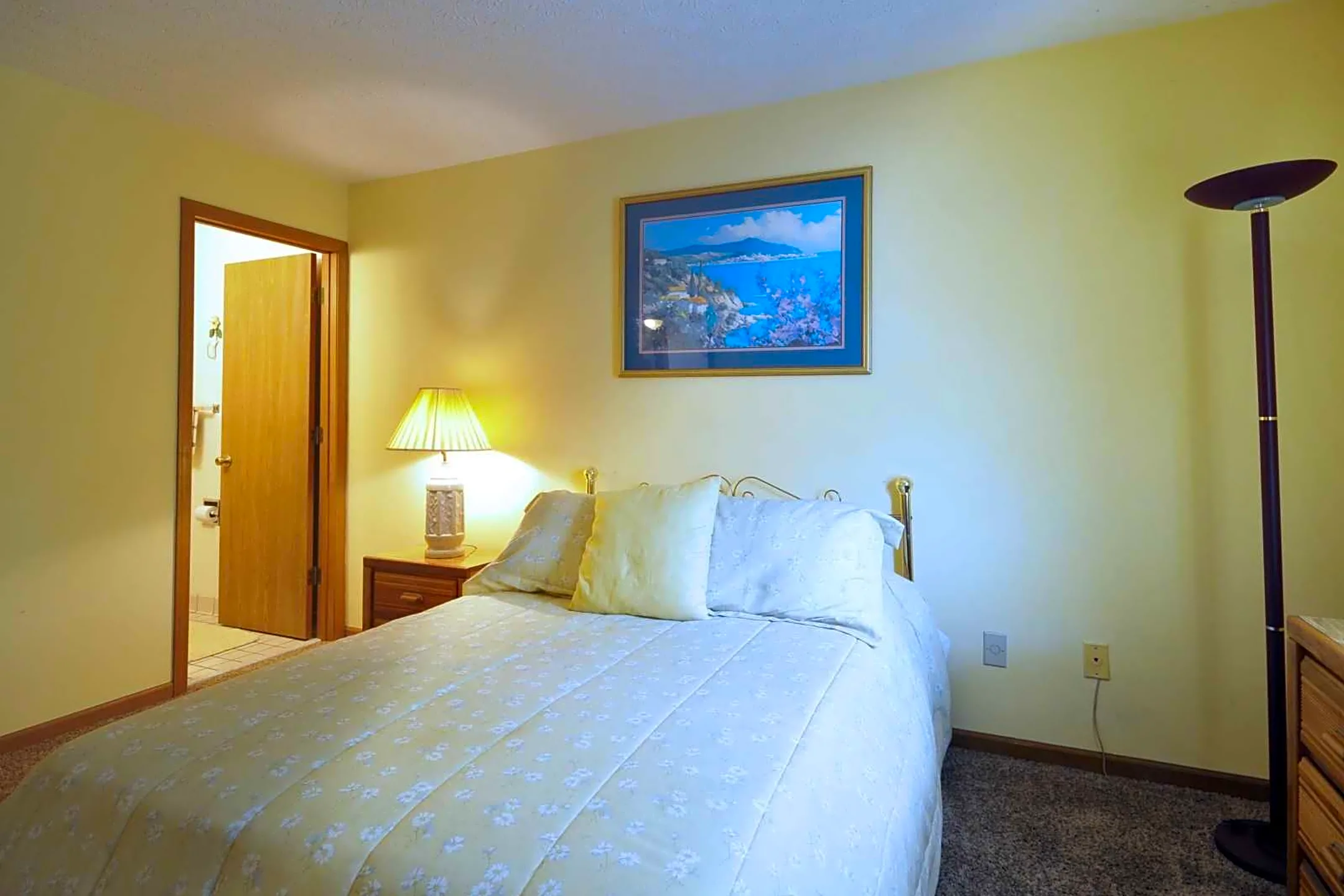 Bedroom - Augusta Square - Fairfield, OH