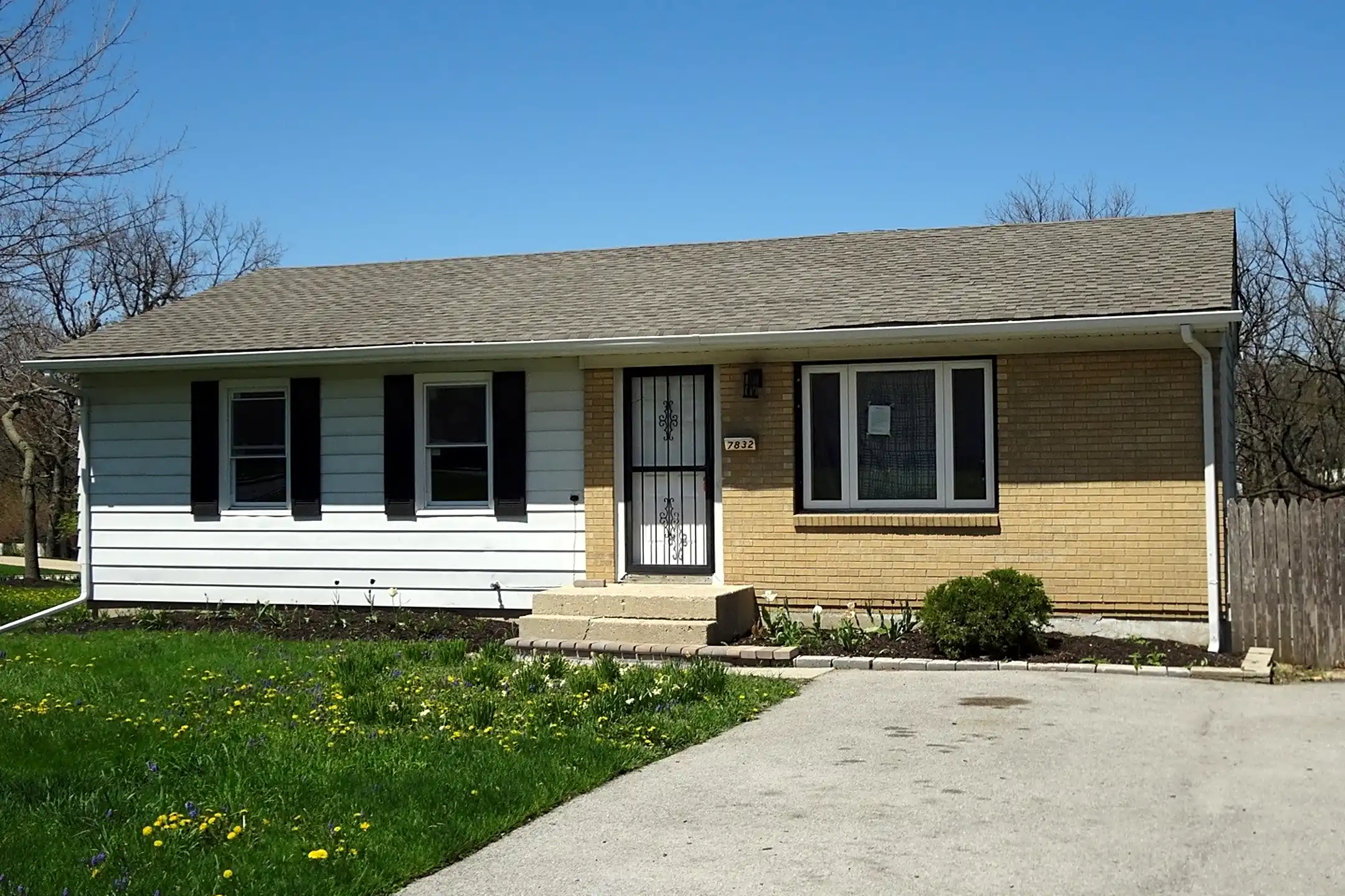 Building - 7832 Jonquil Ln - Woodridge, IL