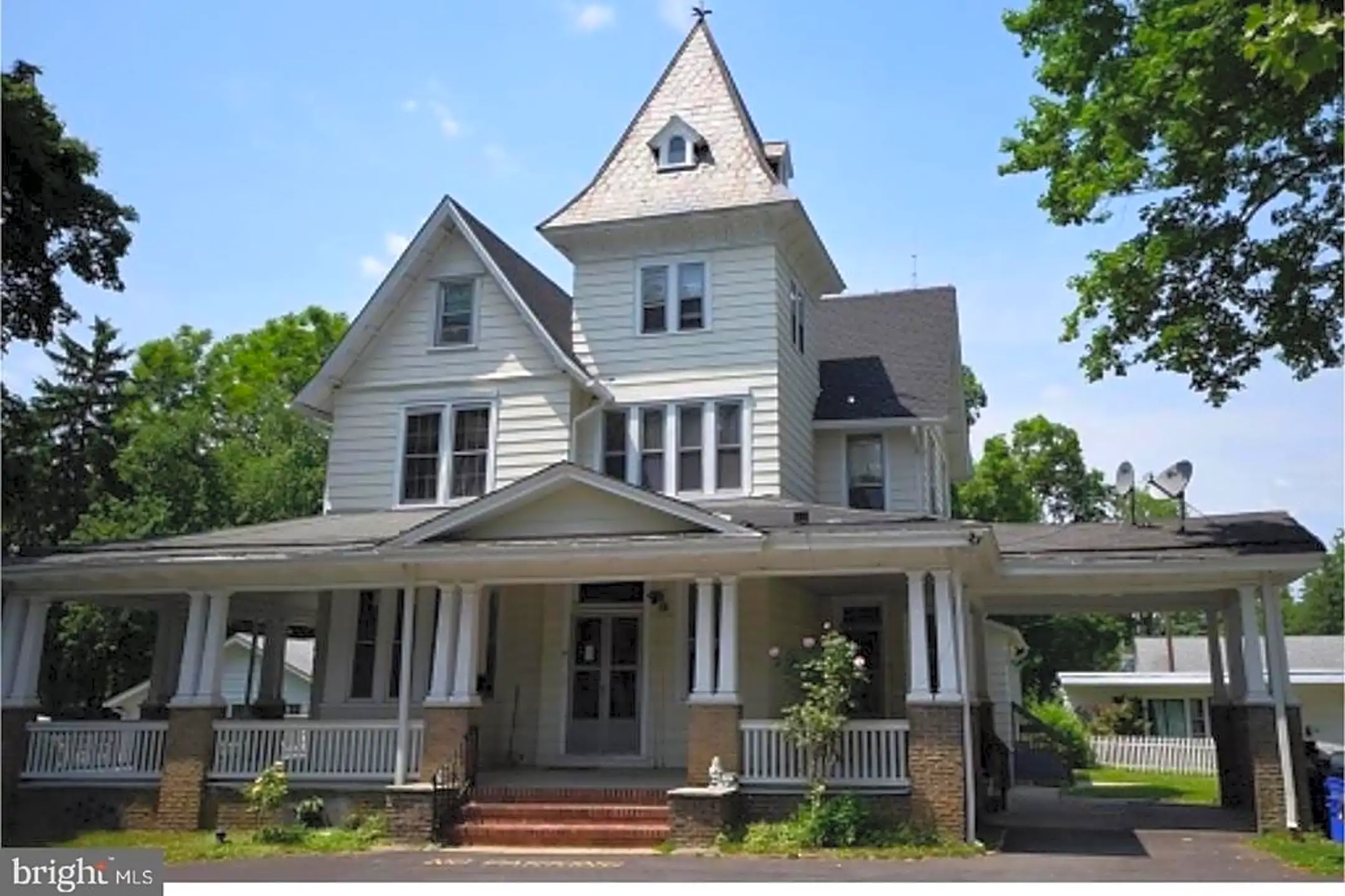 511 W Evesham Rd Houses Runnemede, NJ 08078