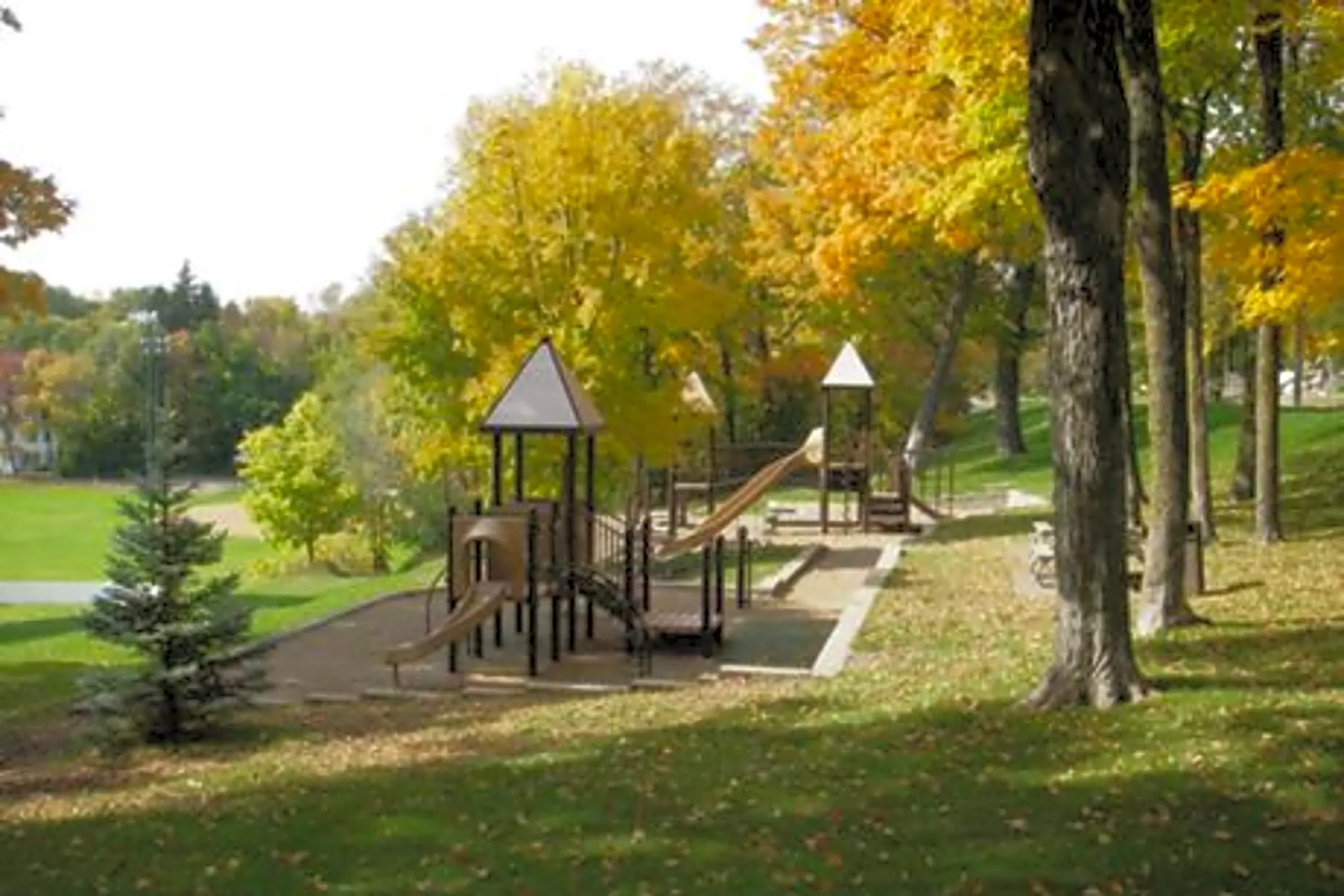 Highland Apartments 150 Wayzata Blvd E Wayzata, MN Apartments for