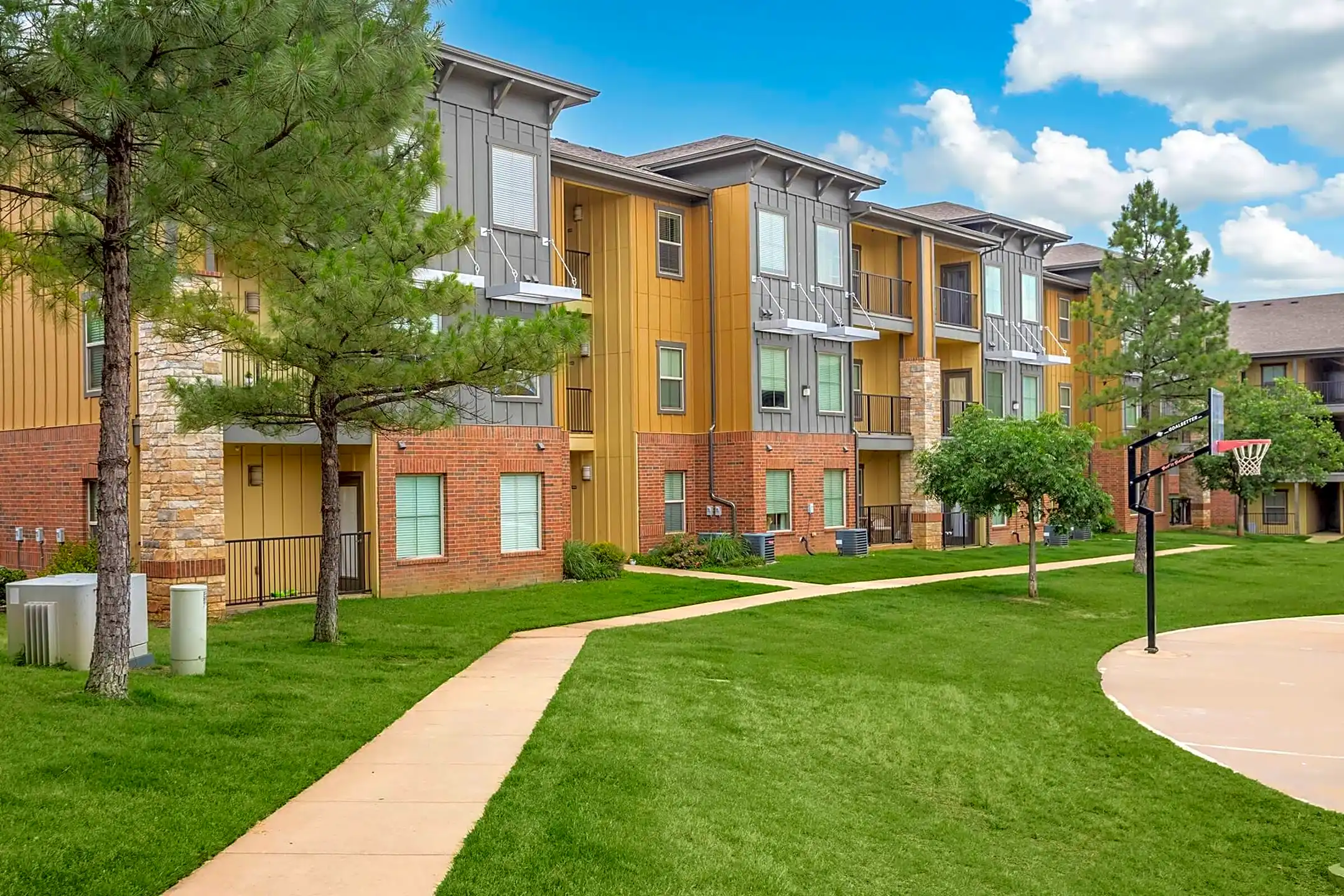 5iftyOne at Tradan Heights 920 South Murphy Street Stillwater, OK