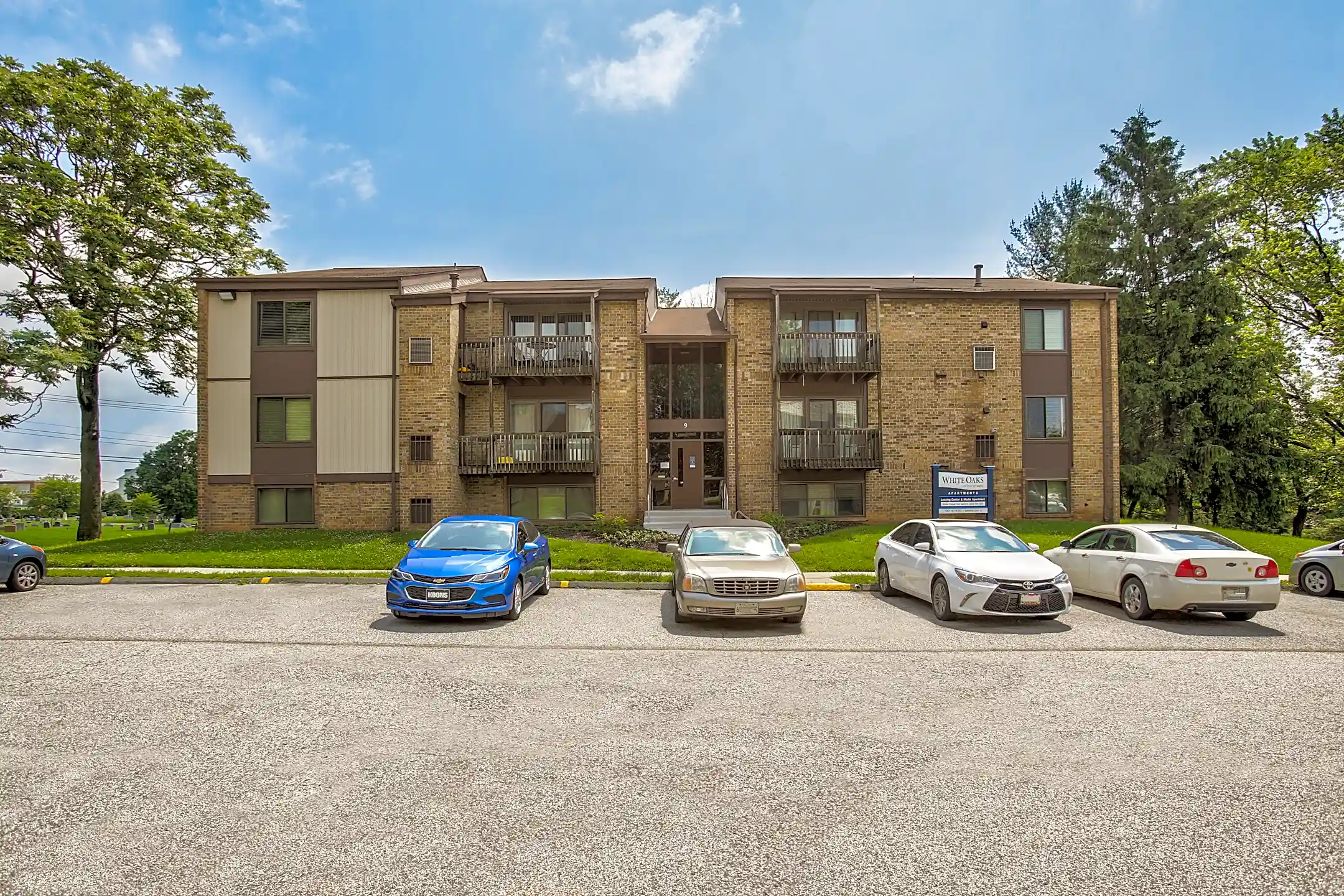 White Oaks 13 Rambling Oaks Way Catonsville, MD Apartments for Rent