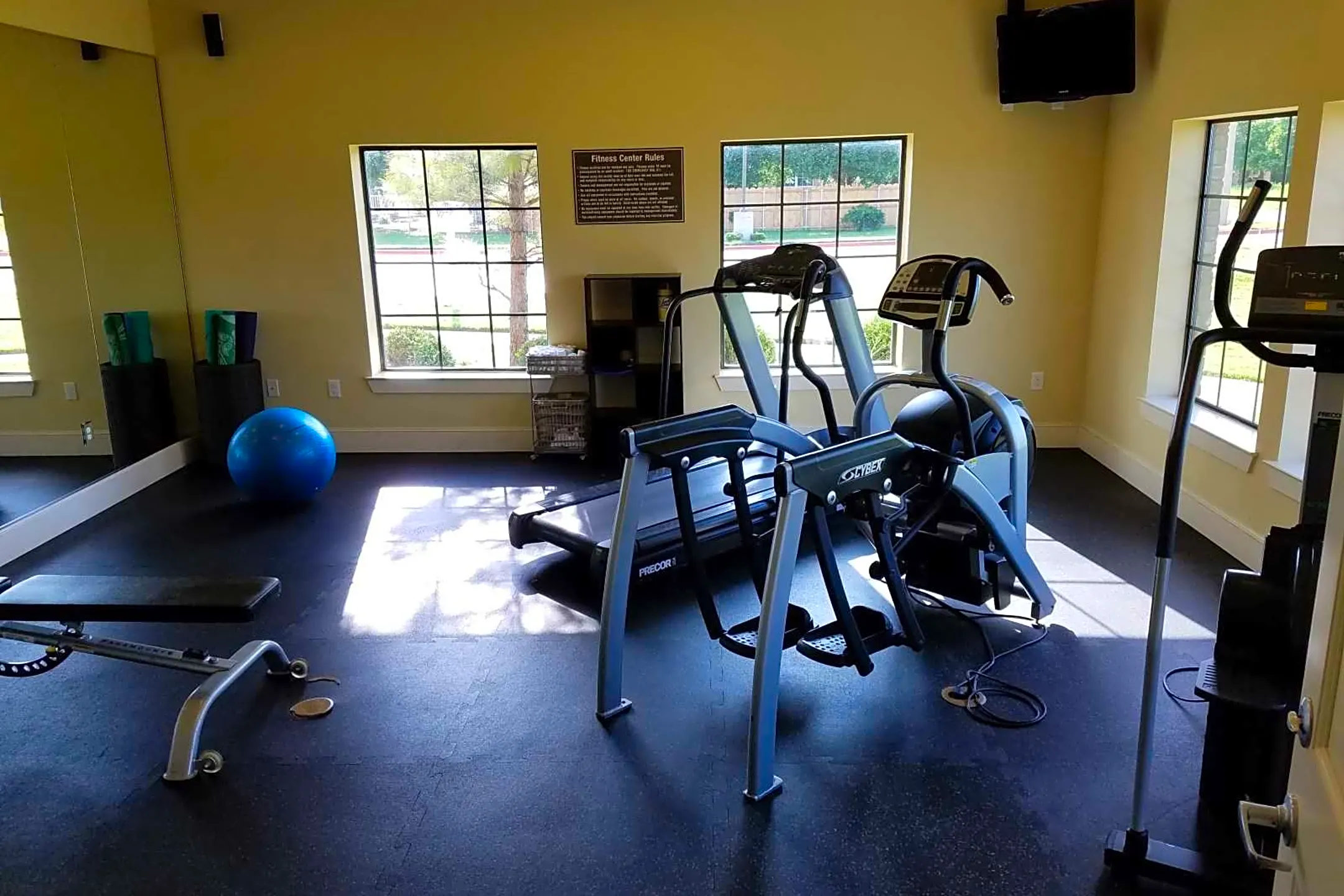 Fitness Weight Room - Tuscana Apartments - Enid, OK