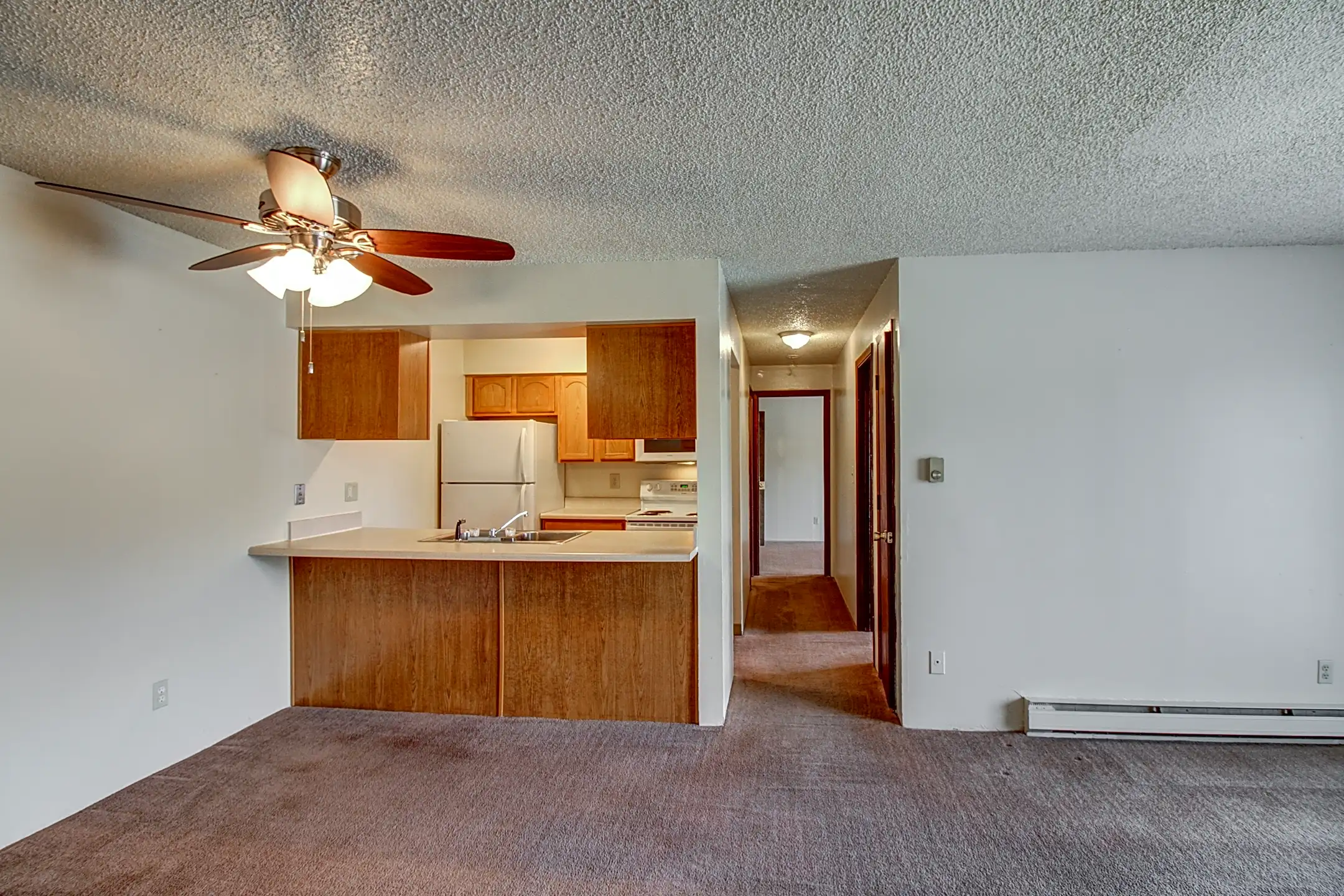 Briarwood Grand Apartments 2132 Grand Ave West Des Moines, IA