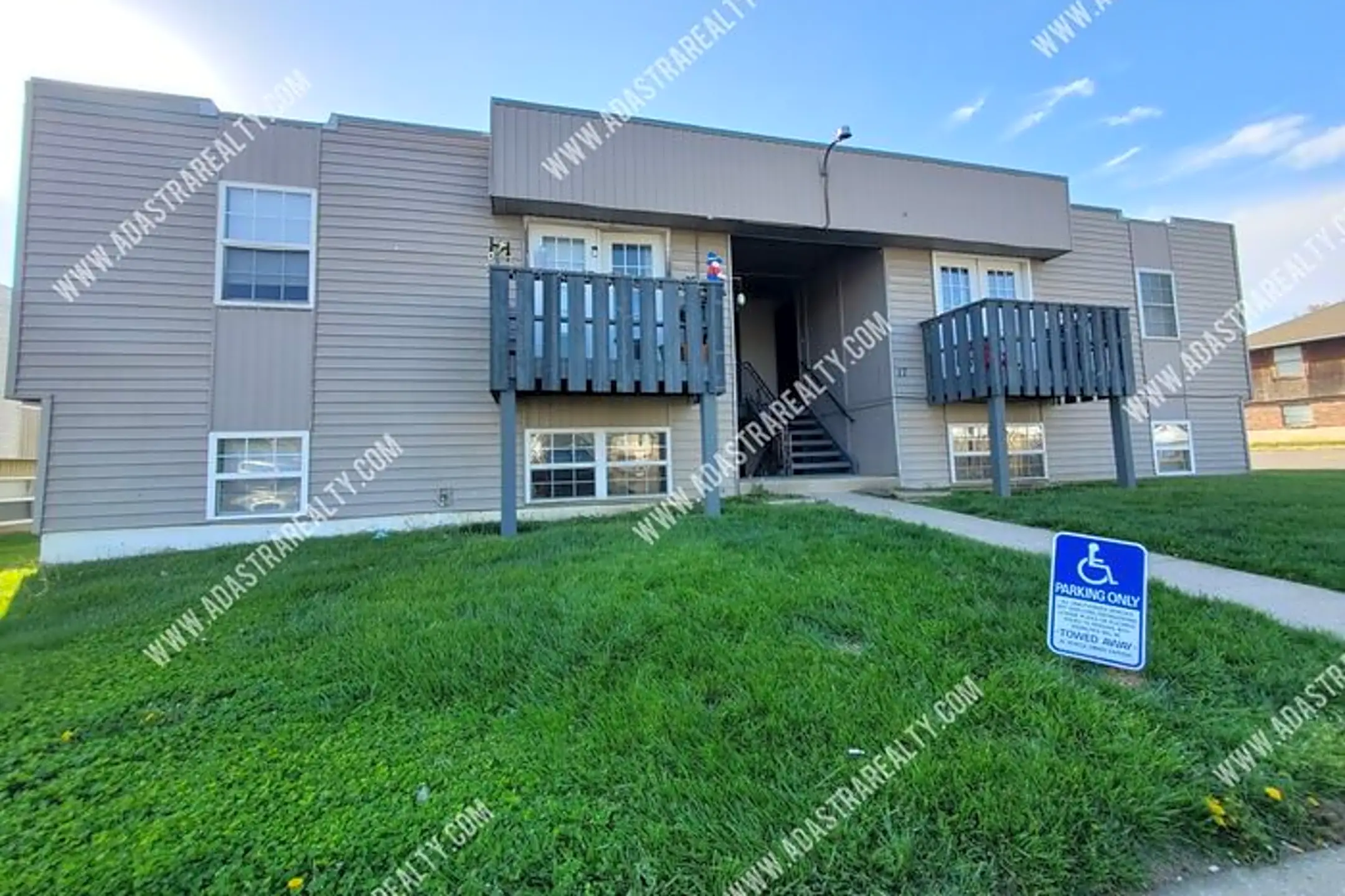 8201 Spring Valley Rd Apartments Belton, MO 64012