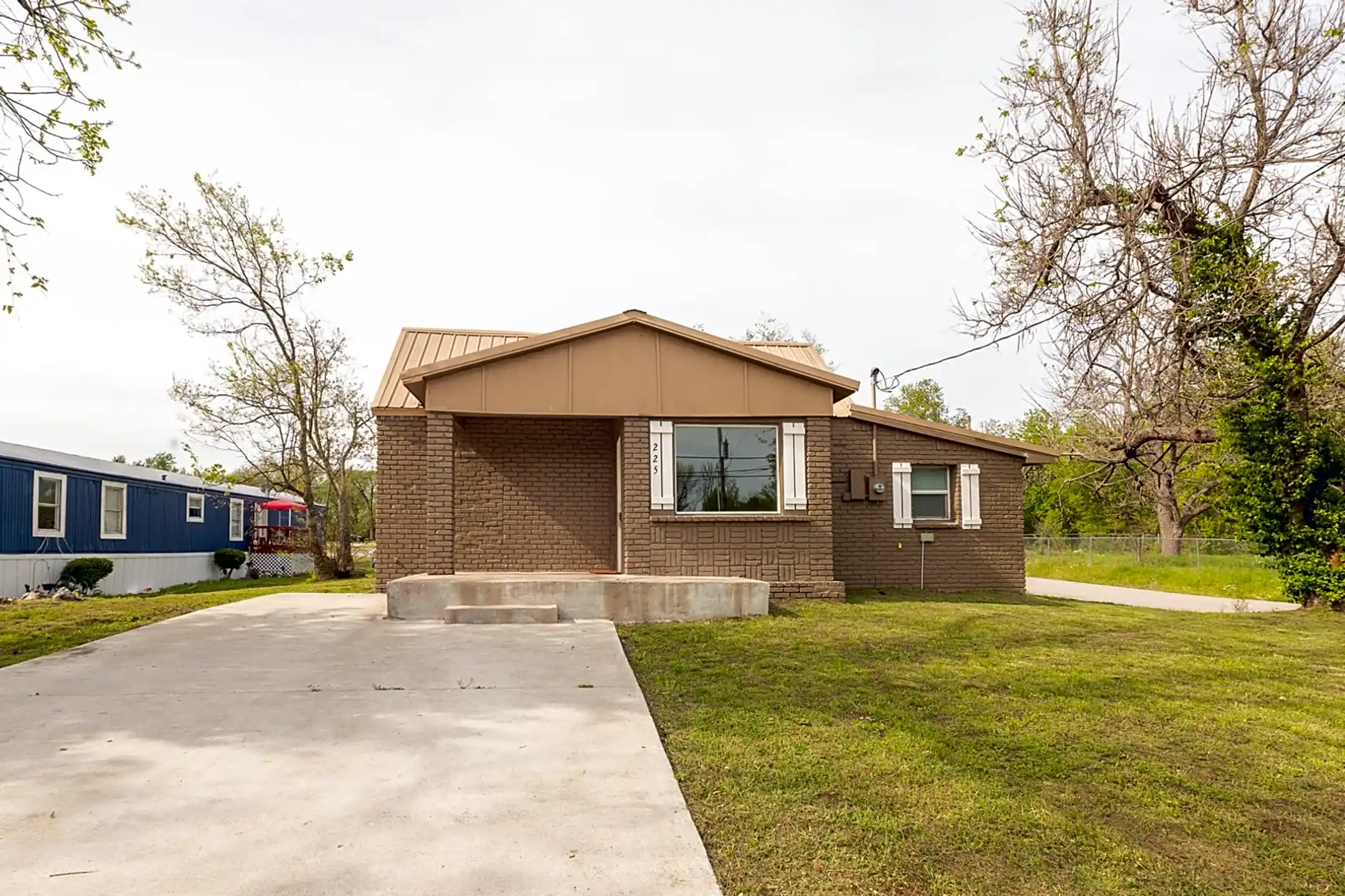 225 E Redwood St Coweta, OK Houses for Rent Rent.