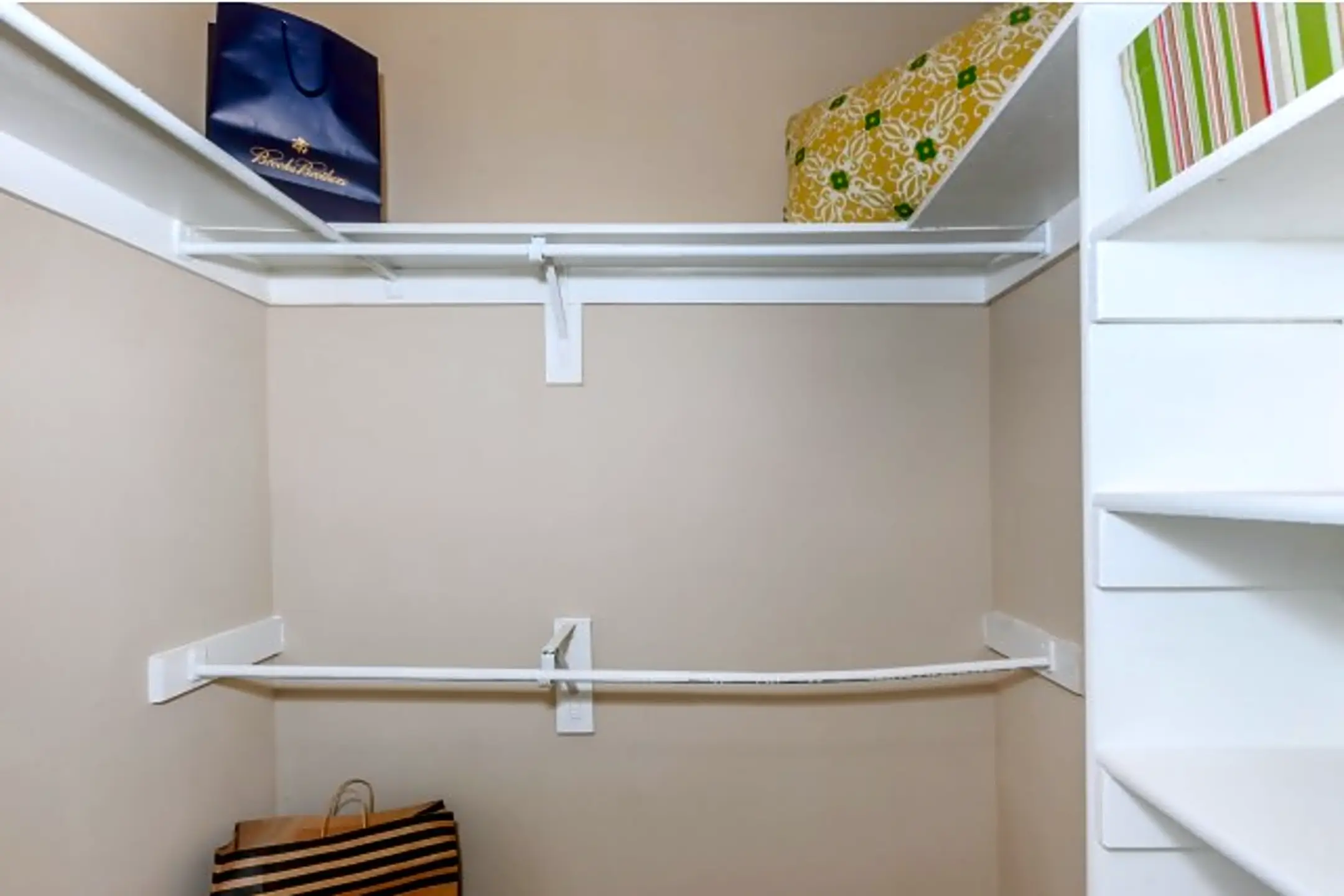 Huntington Meadows 2311 Stratton Ln Arlington, TX Apartments for