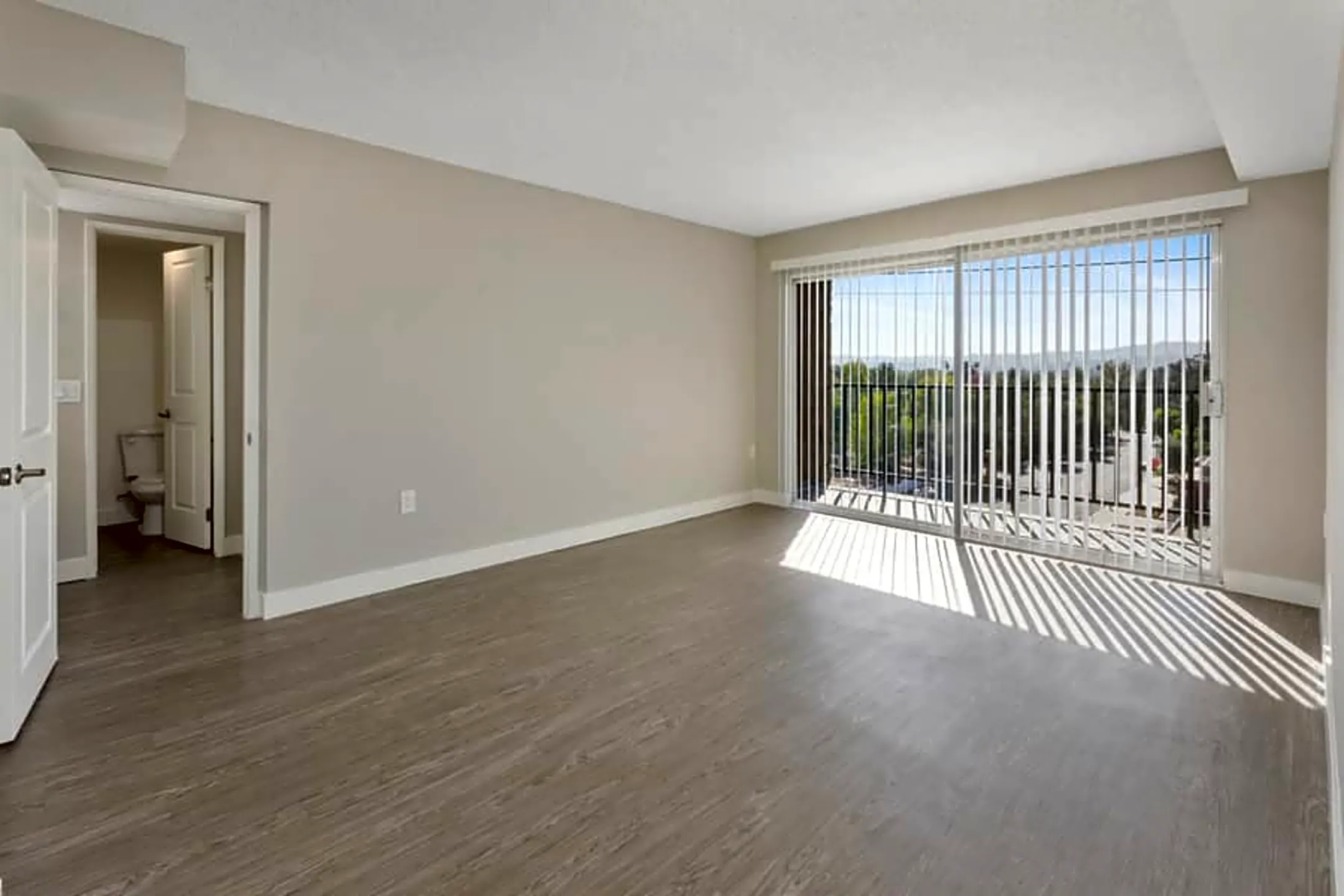 Amanda Regency - 6805 Louise Ave | Van Nuys, CA Apartments for Rent | Rent.