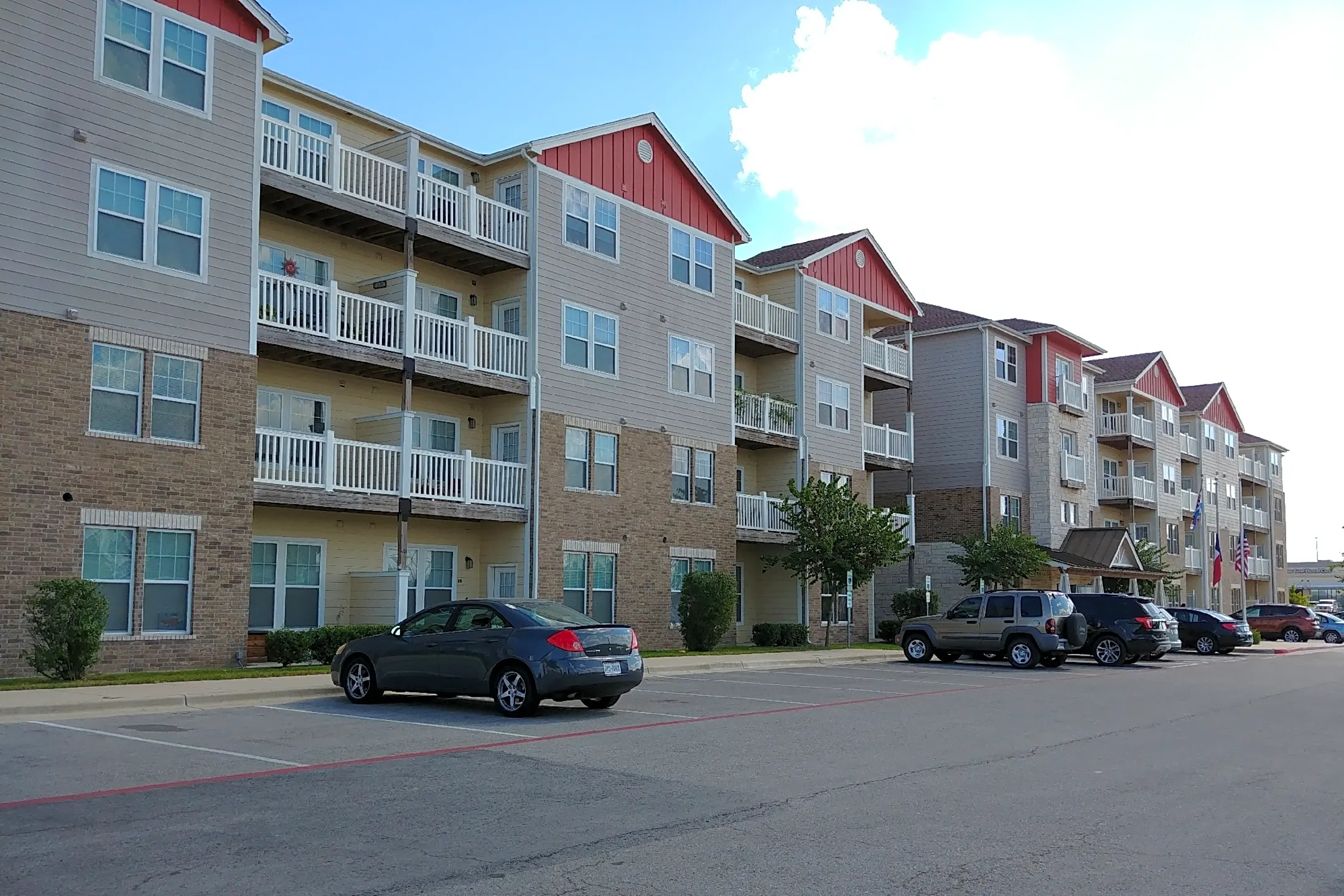 MAIN STREET COMMONS Apartments Taylor, TX 76574