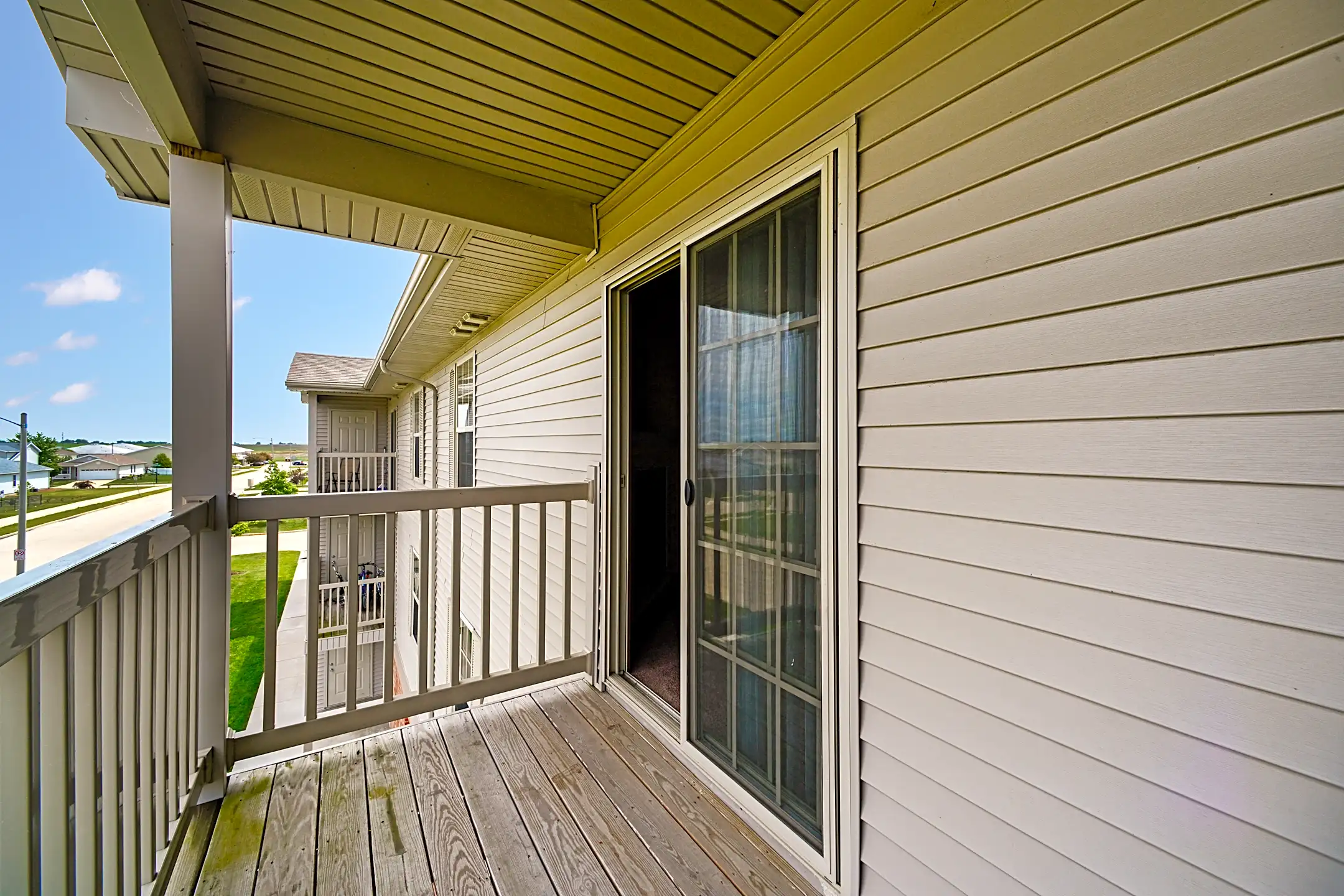 Wingover 1016 Haeffele Way Bloomington, IL Apartments for Rent Rent.