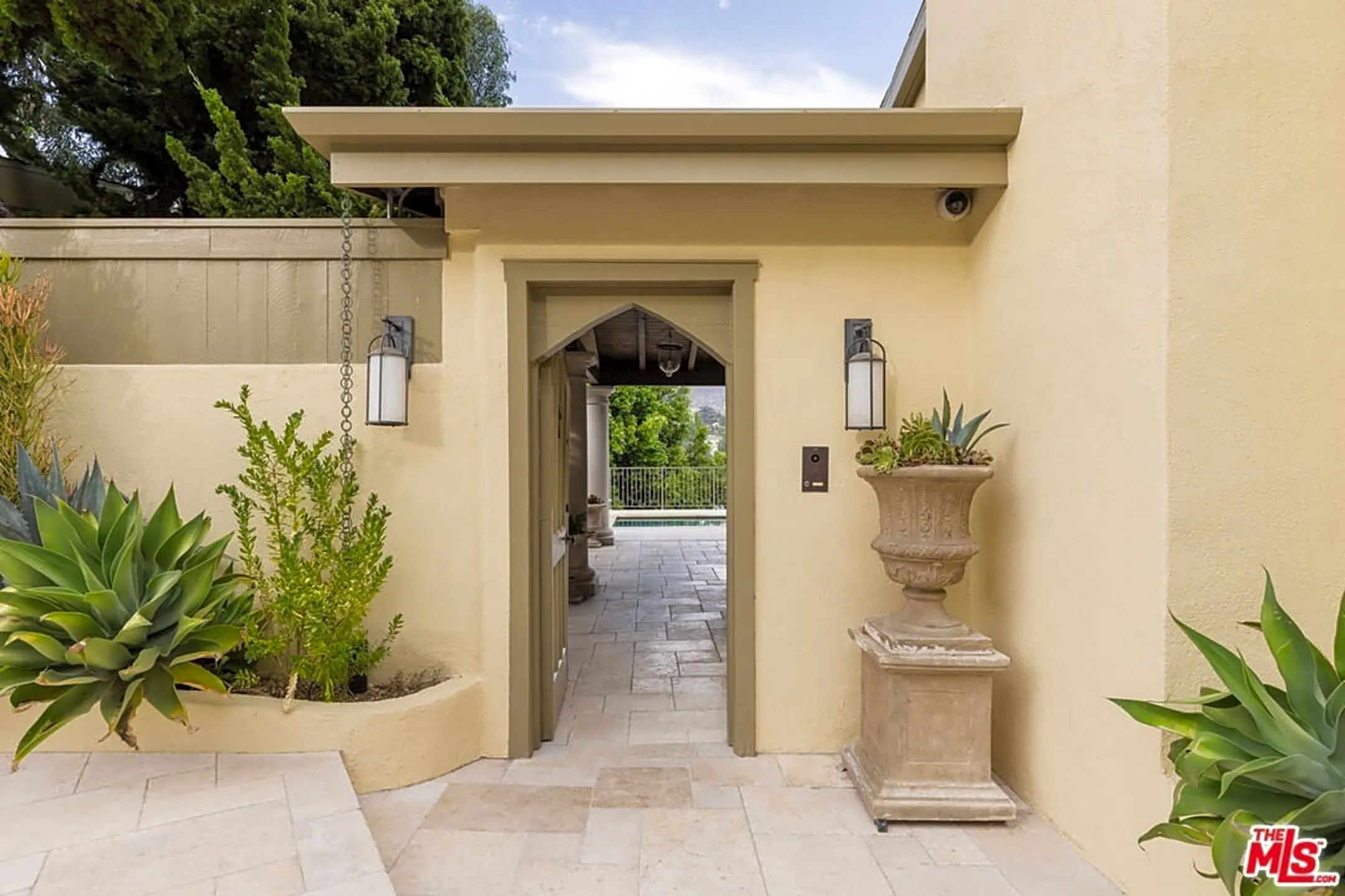 3425 Ione Dr Los Angeles, CA Houses for Rent Rent.