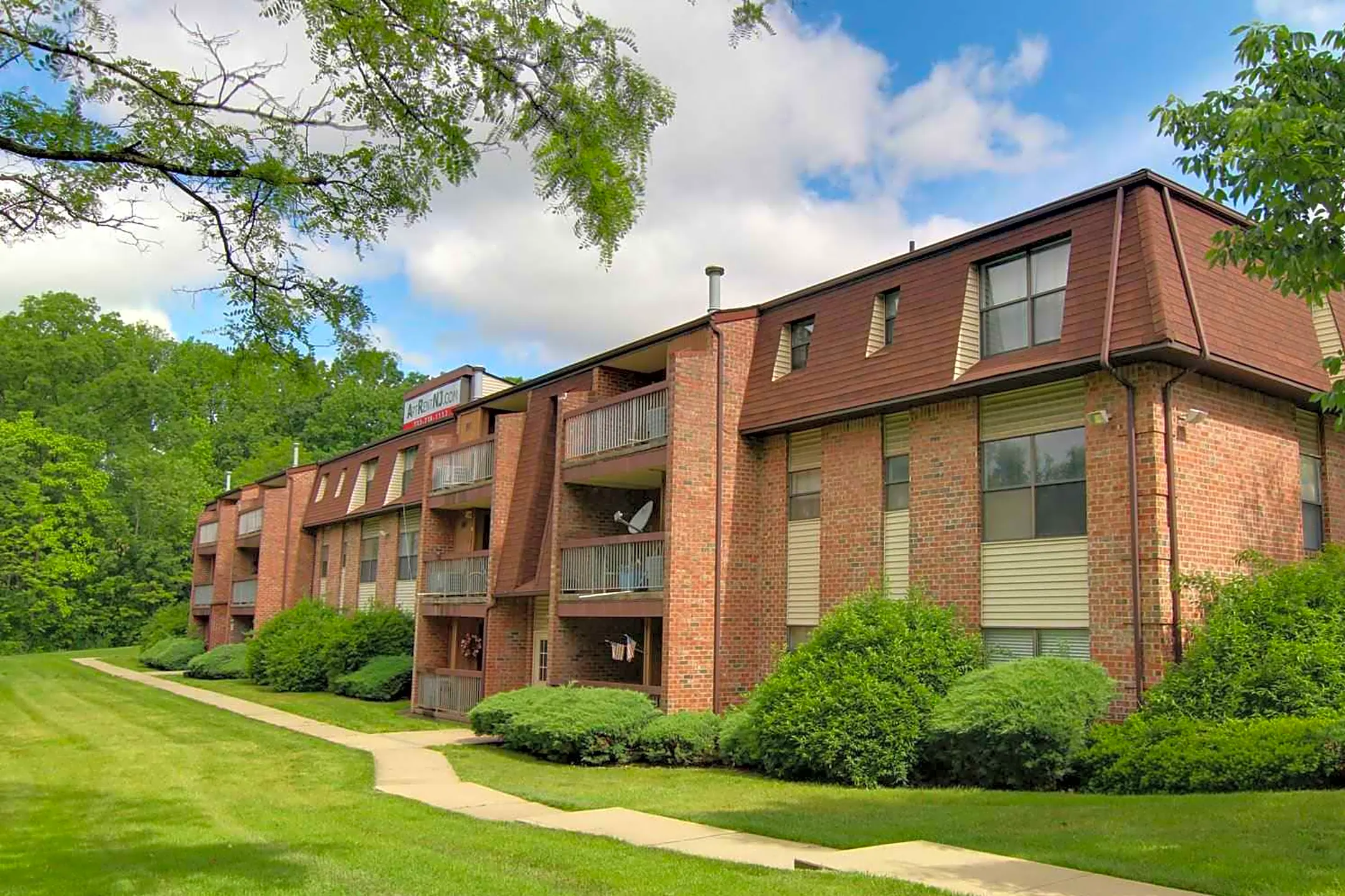 Hillside Gardens - 1200 Sunnyview Oval | Keasbey, NJ Apartments for ...