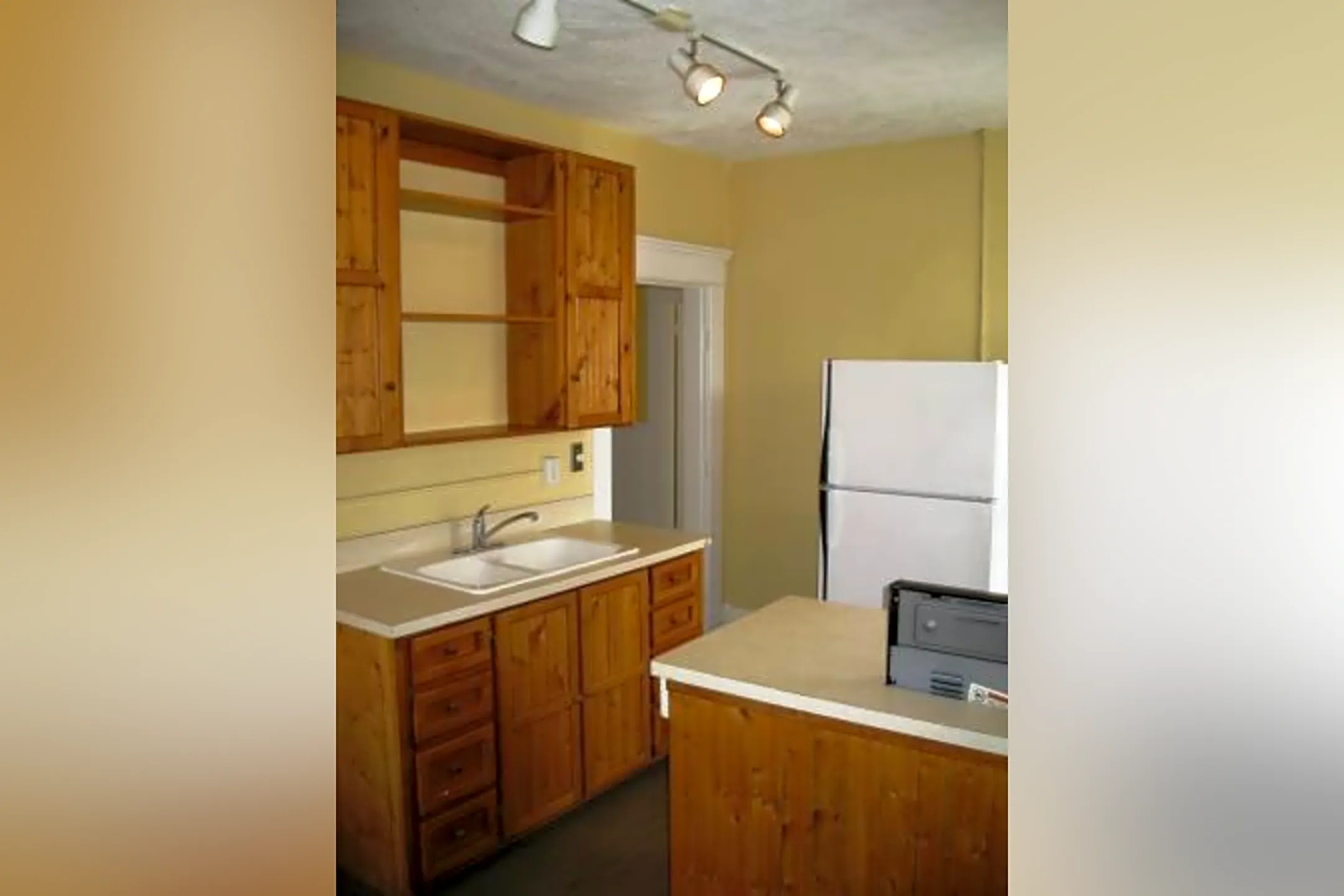 335 N 100 E 335 N 100 E unit ROOMB Logan, UT Apartments for Rent