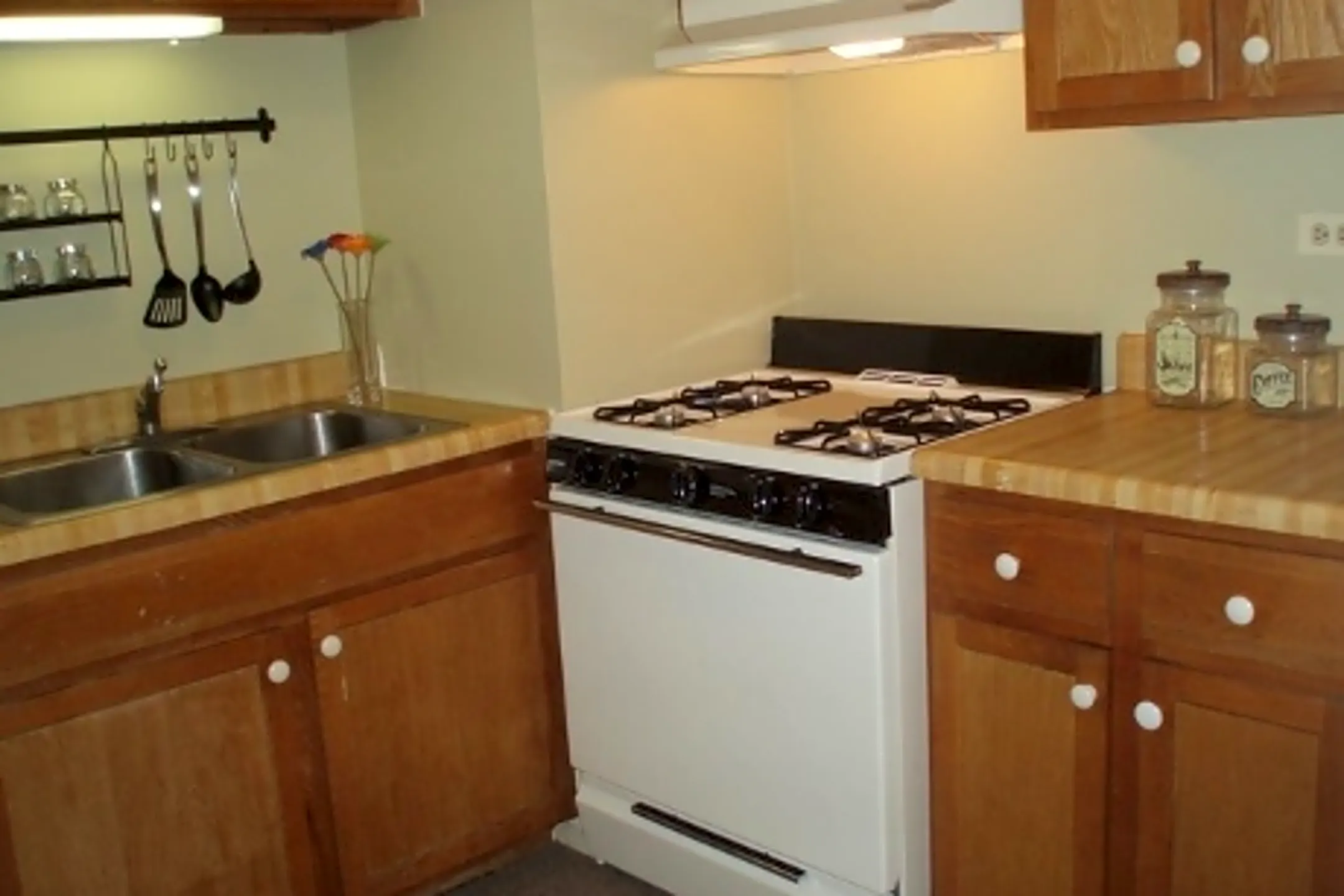 Pine Creek Apartments Houston, TX 77013