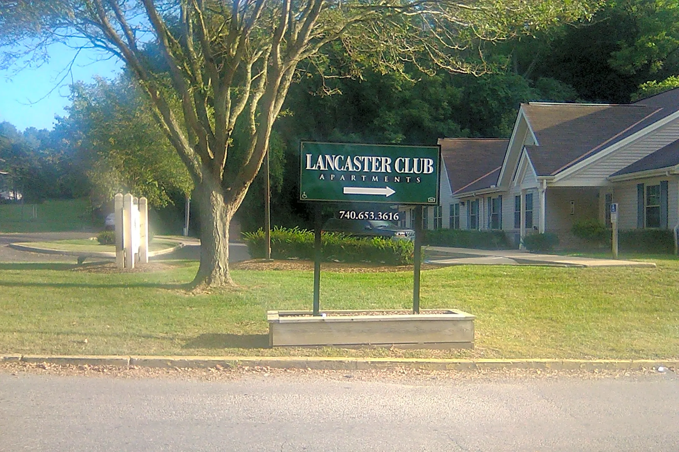 Lancaster Club Apartments