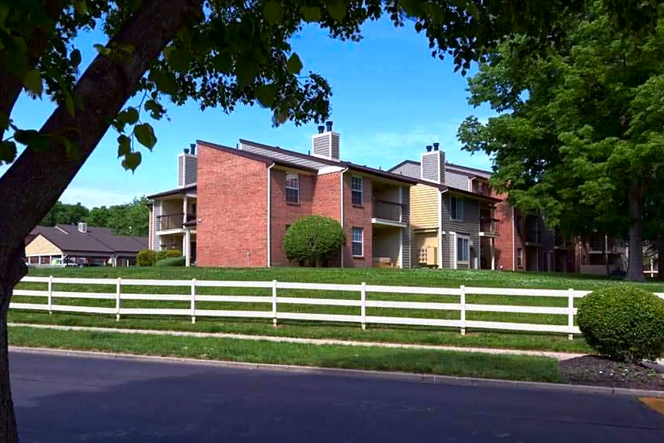 Building - Steeplechase Apartments - Centerville, OH