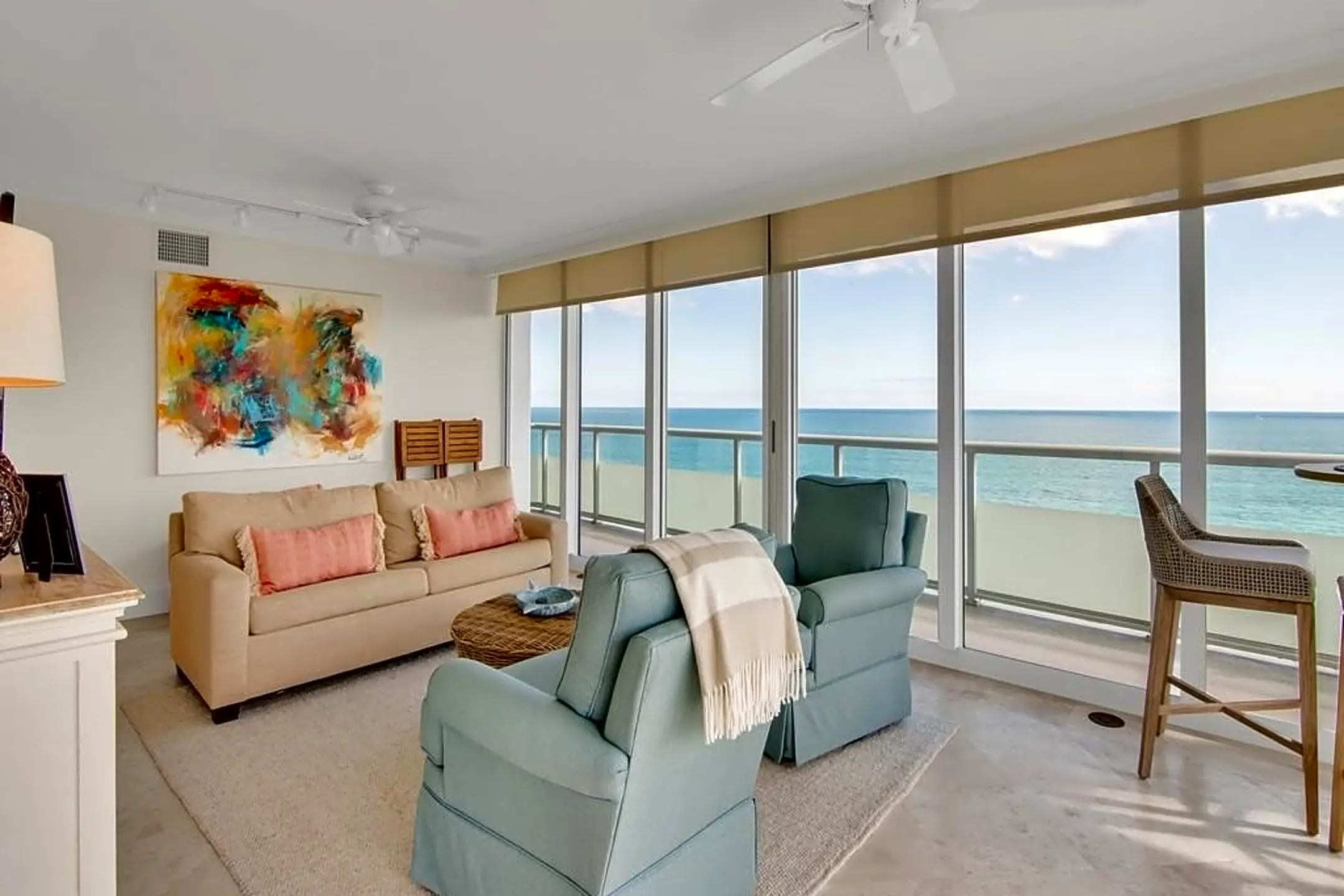 Living Room - 3554 Ocean Dr - Vero Beach, FL