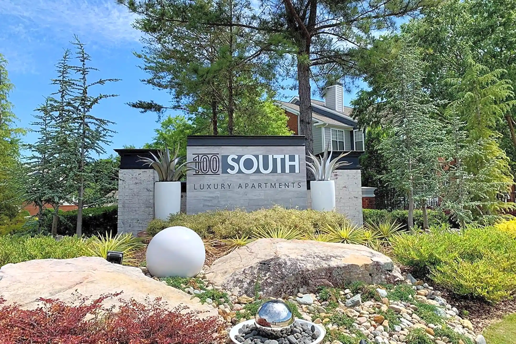 100 South Luxury Apartments 100 Woodlawn Park Dr McDonough, GA