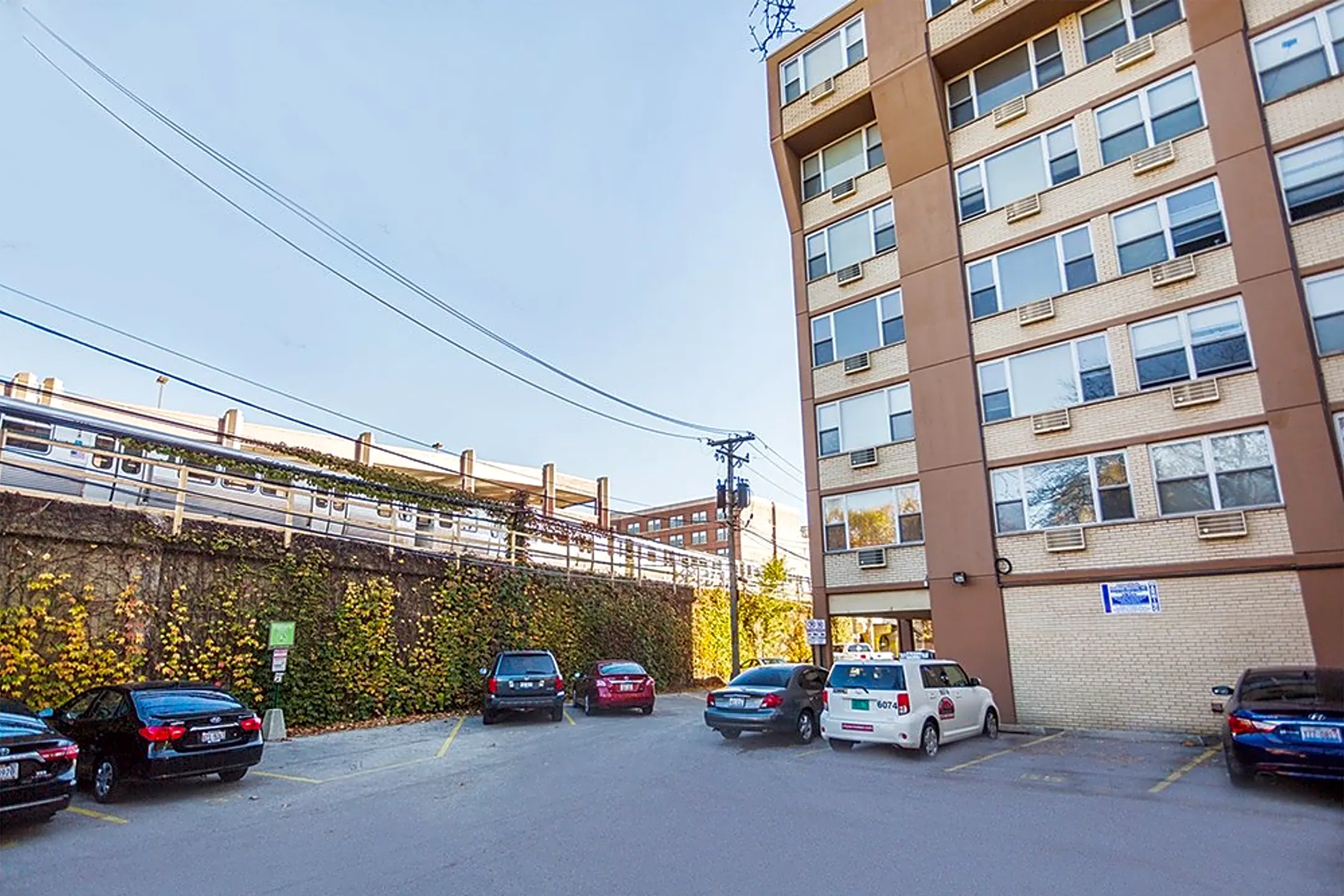 Sheridan Lake Apartments 6401 N Sheridan Rd Chicago, IL Apartments