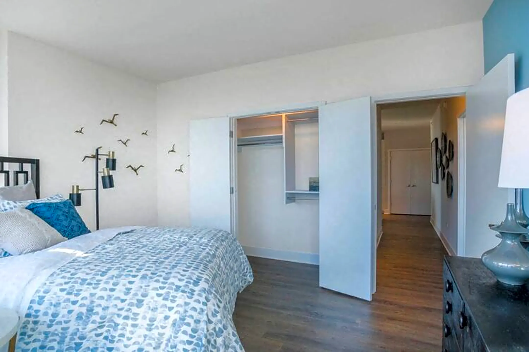 Bedroom - Alta Roosevelt - Chicago, IL