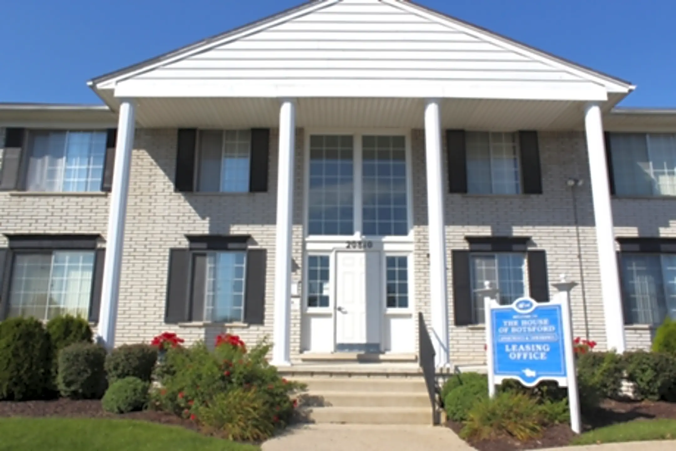 House of Botsford Apartments 20810 Botsford Dr Farmington Hills, MI