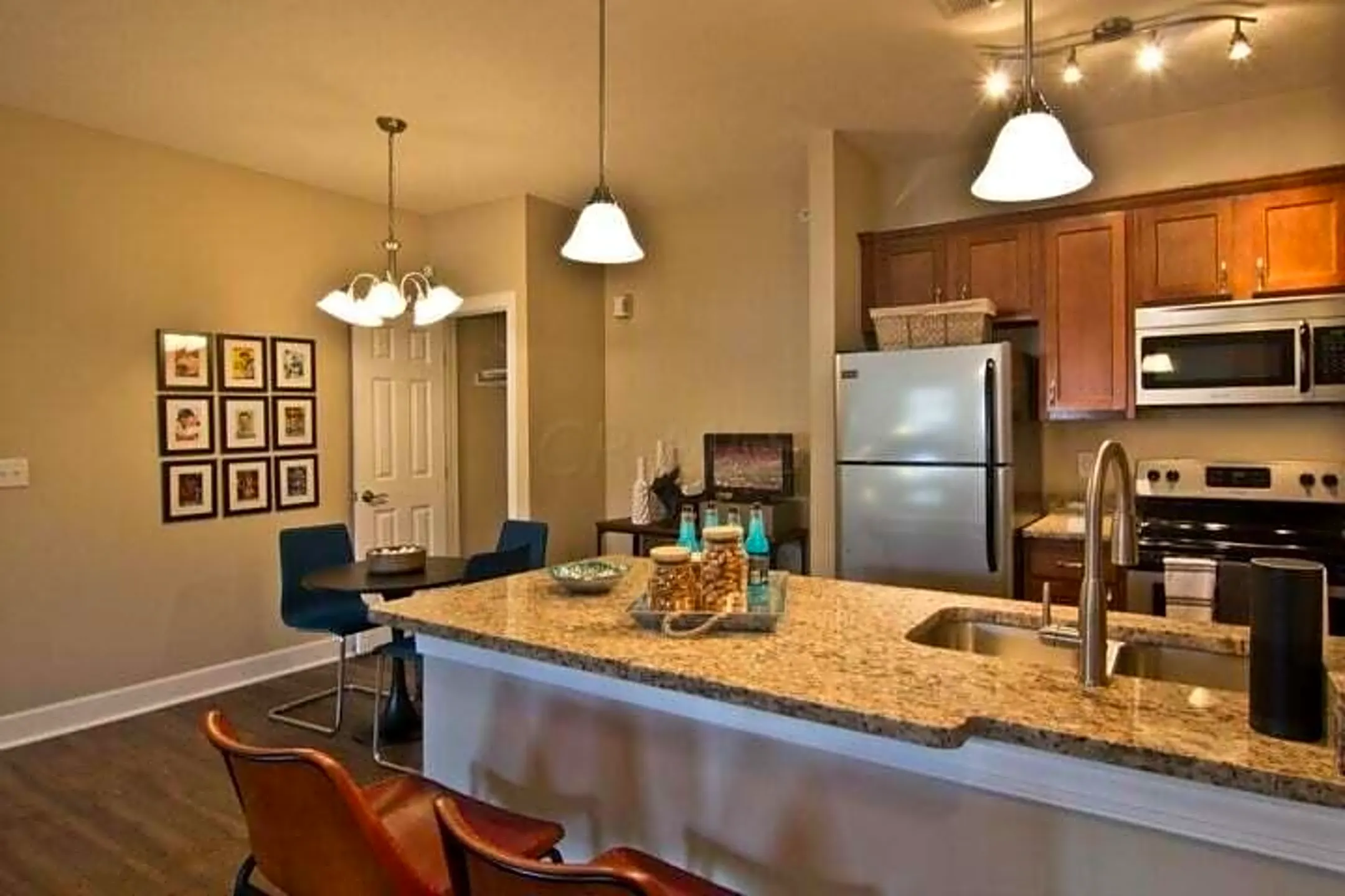 Kitchen - 710 Zumstein Ln - Westerville, OH