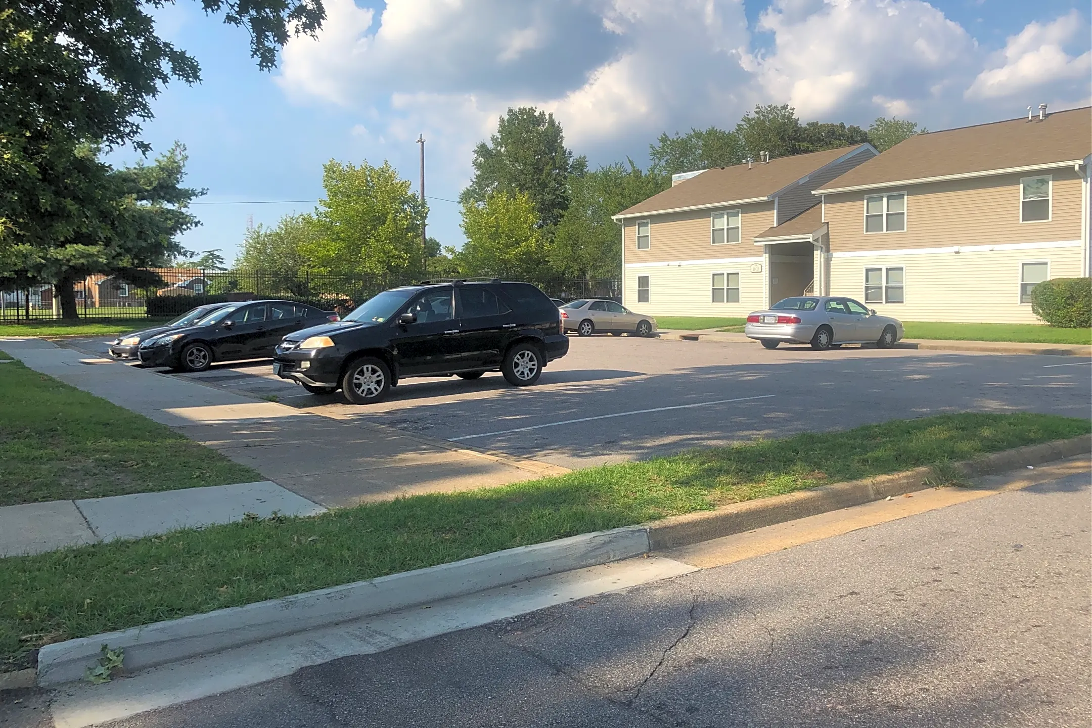 London Oaks Apartments Portsmouth, VA 23707