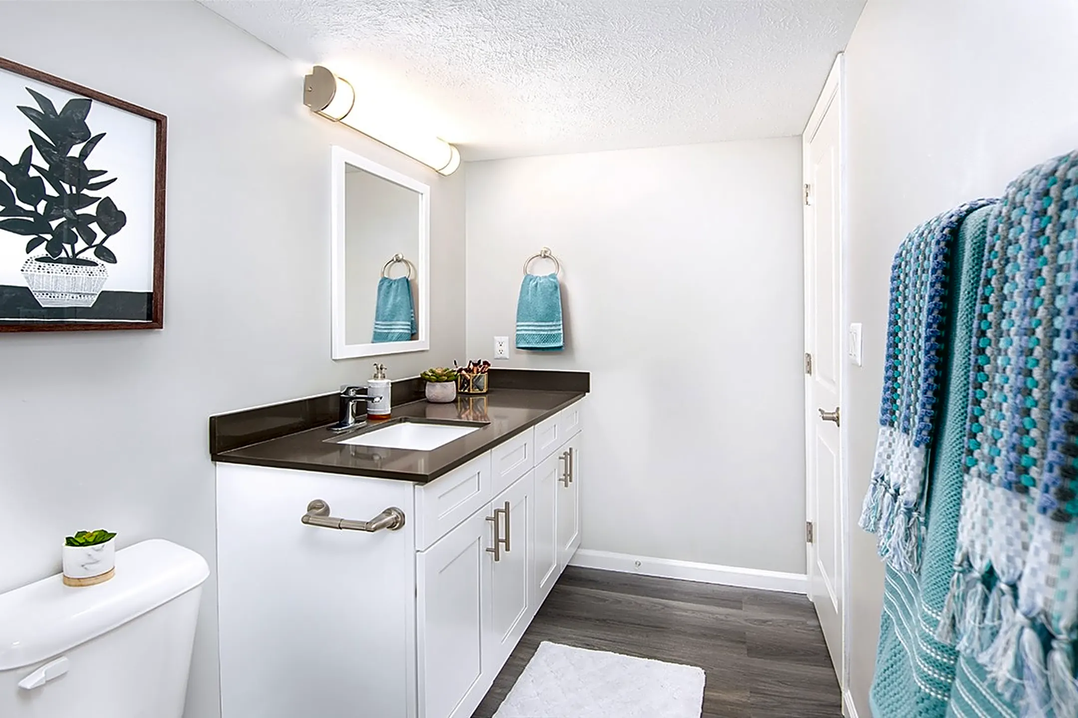 Bathroom - Riverbend Apartments - Indianapolis, IN