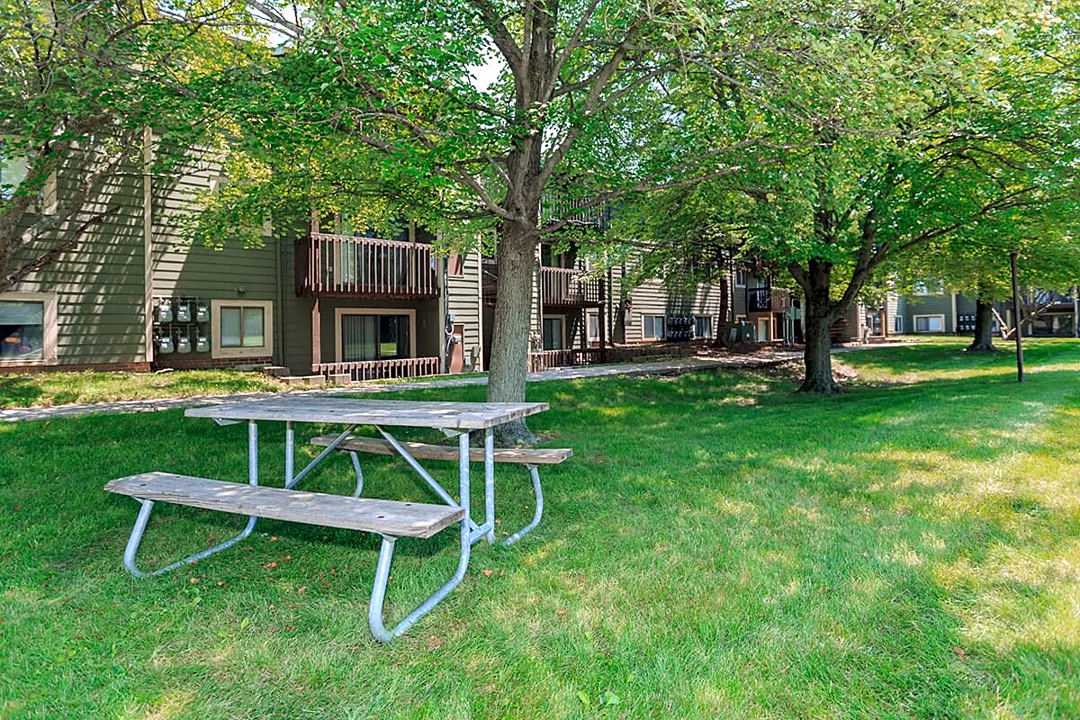 Pheasant Ridge Apartments - 3500 70th St | Moline, IL Apartments for 