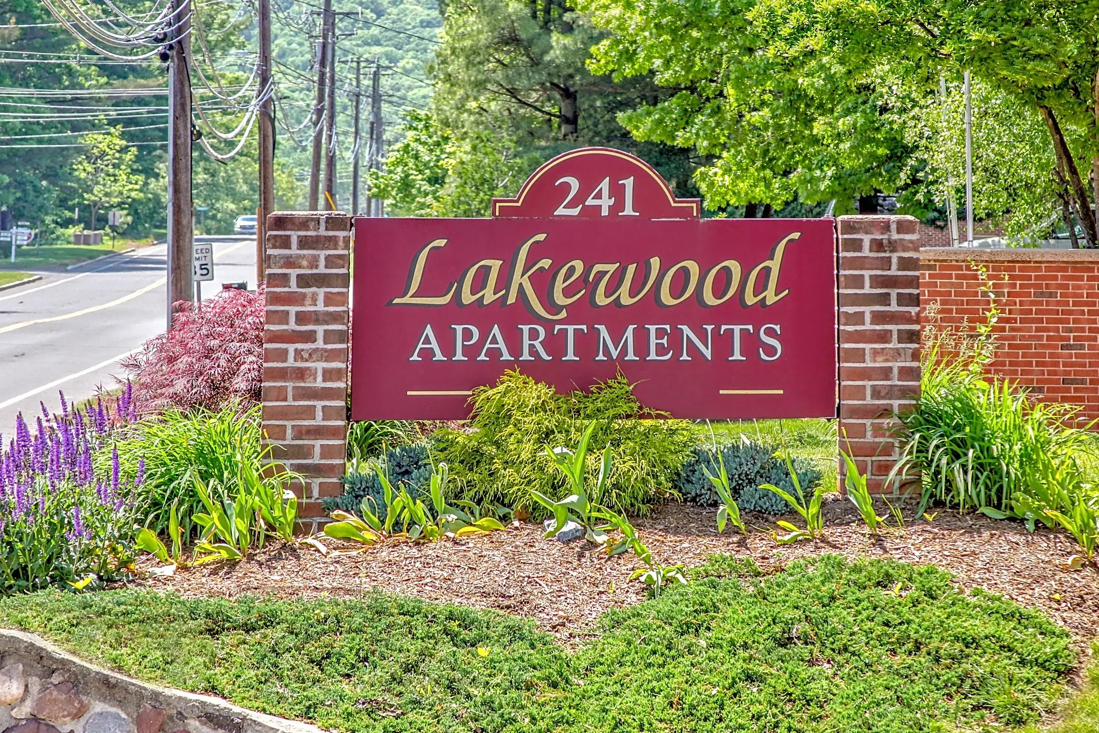 Lakewood Apartments - Bristol, CT 06010