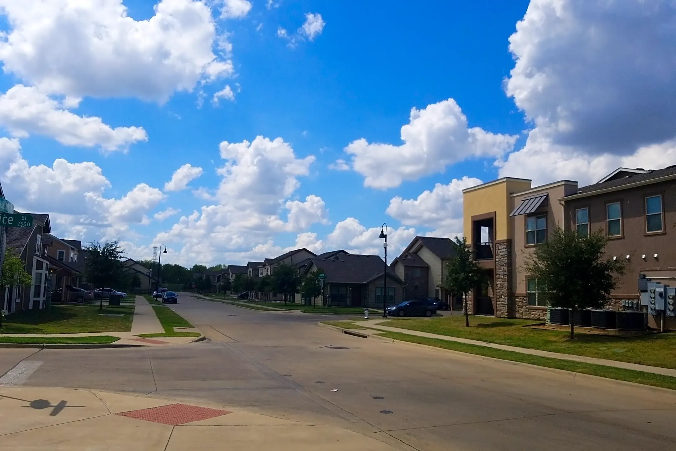 Buckeye Trail Commons Apartments - Dallas, TX 75215