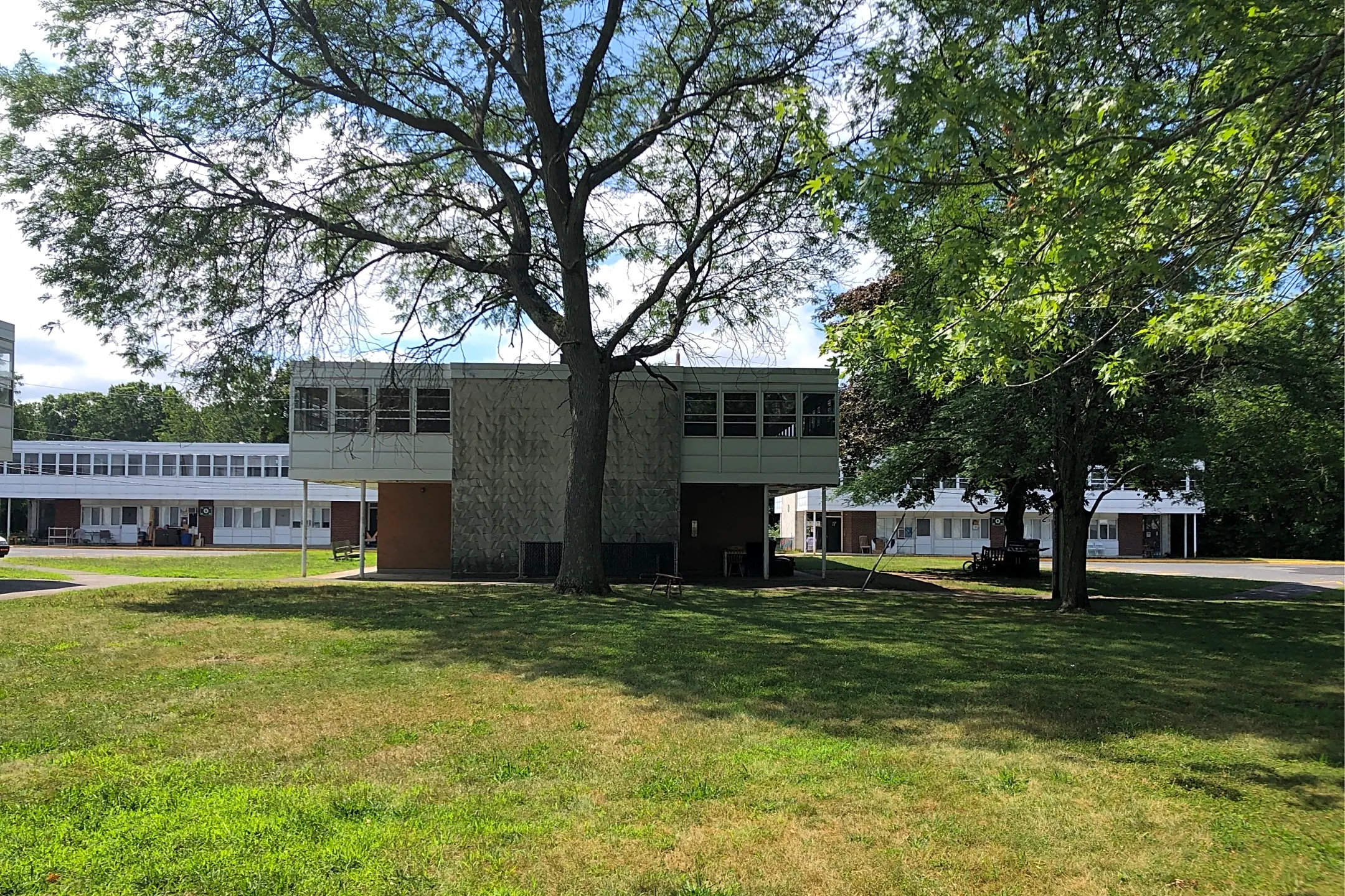 Kennedy Drive Apartments - Brockton, MA 02301