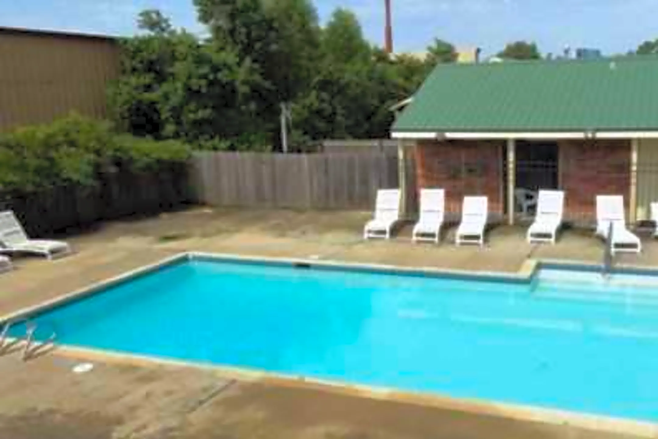 Kings Square Apartments - 400 Voters Rd | Slidell, LA for Rent | Rent.