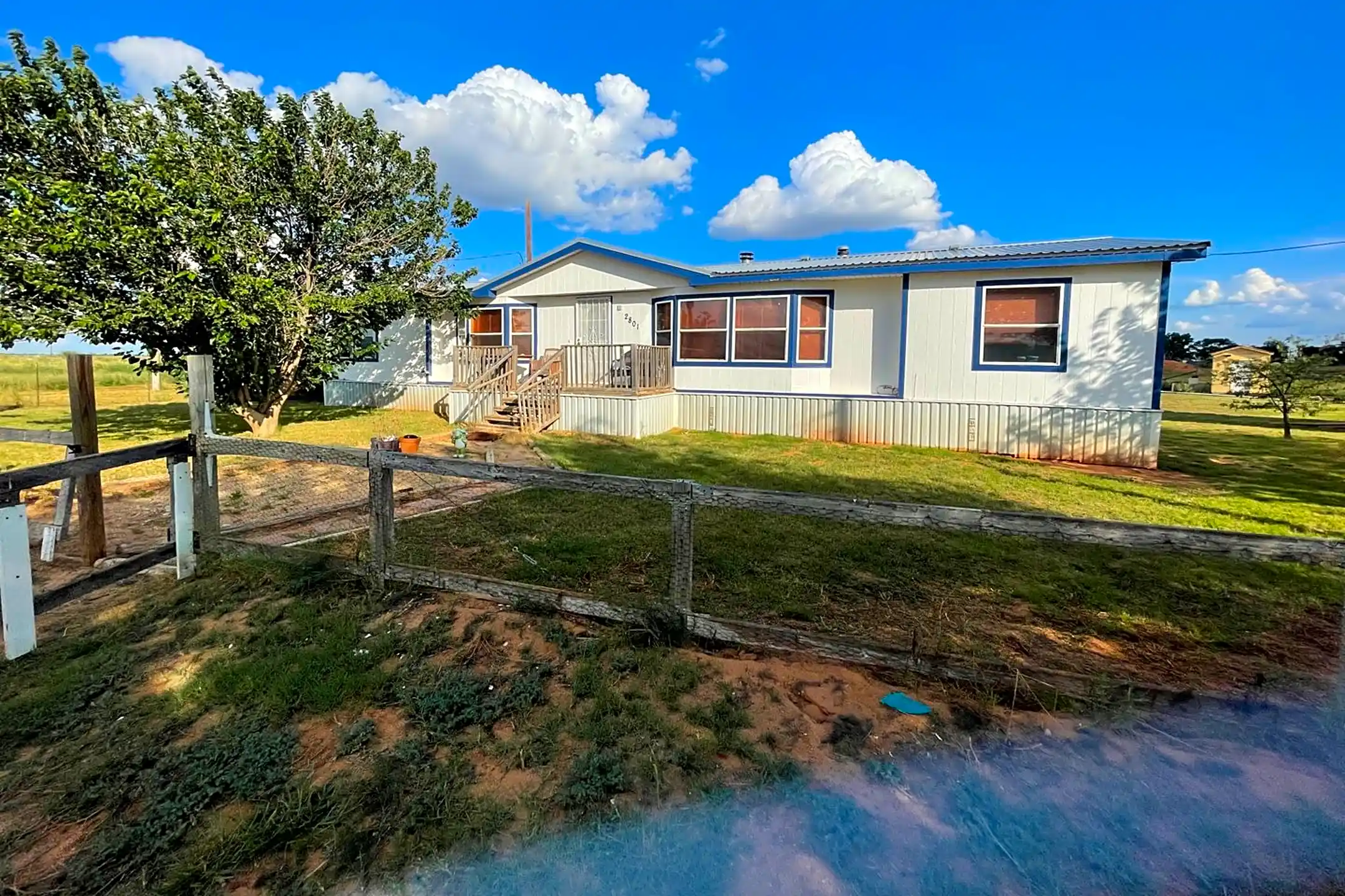 2801 E Lincoln Rd 2801 E Lincoln Rd unit 2801 Hobbs, NM Houses for