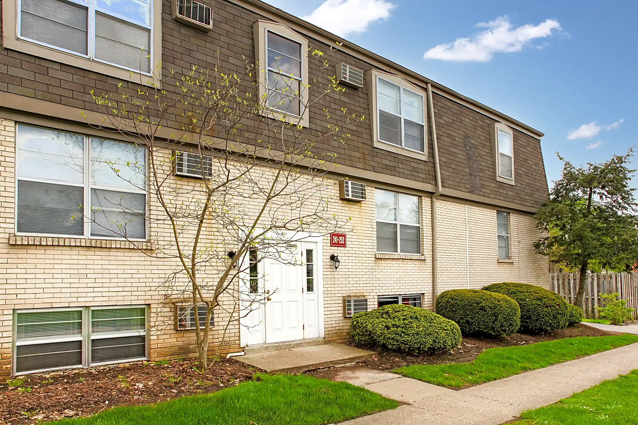 Rivers at Bluegrass 2504 Larkin Rd Lexington, KY Apartments for