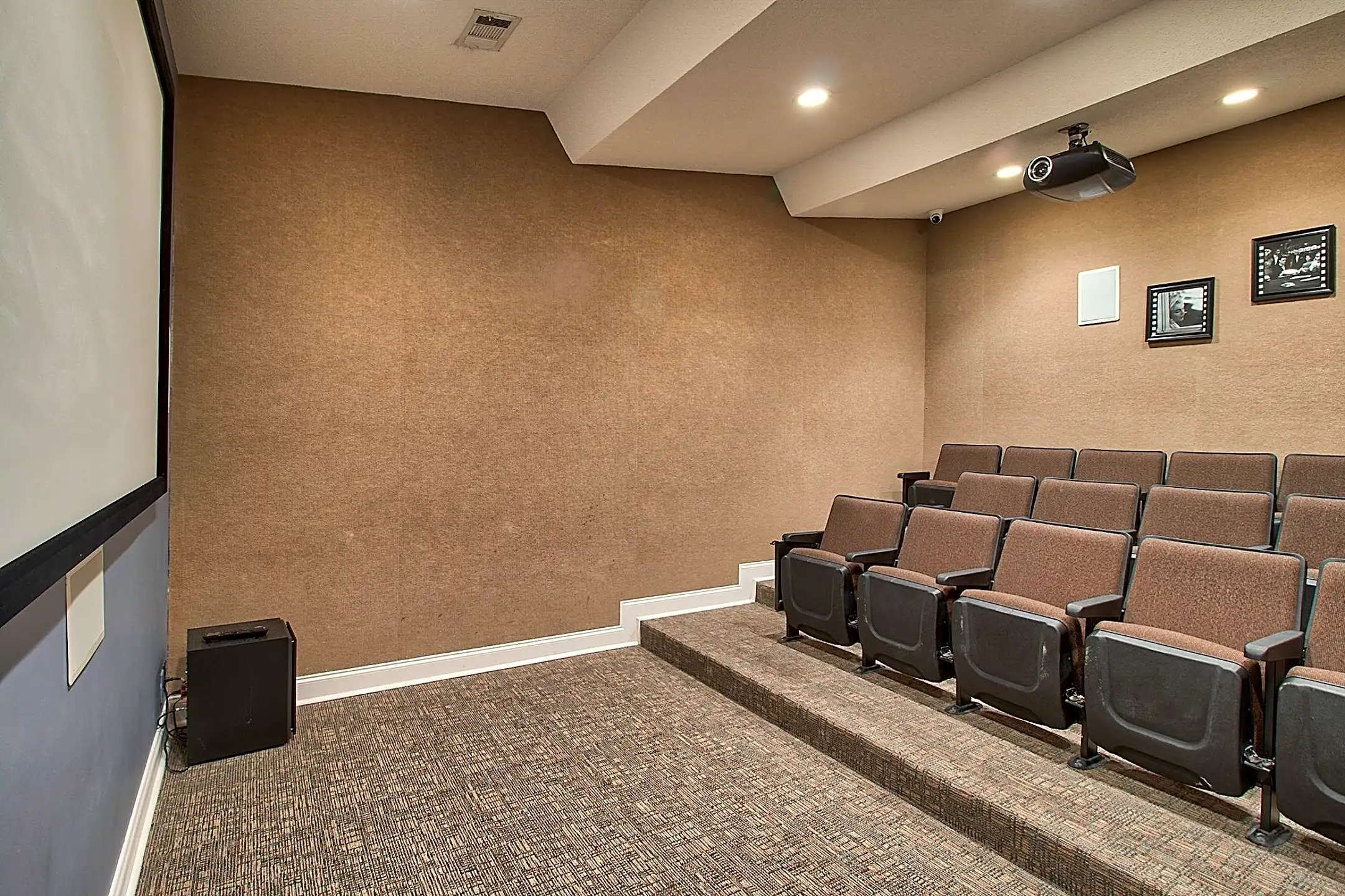 Adrian On Riverside 5243 Riverside Dr Macon, GA Apartments for Rent