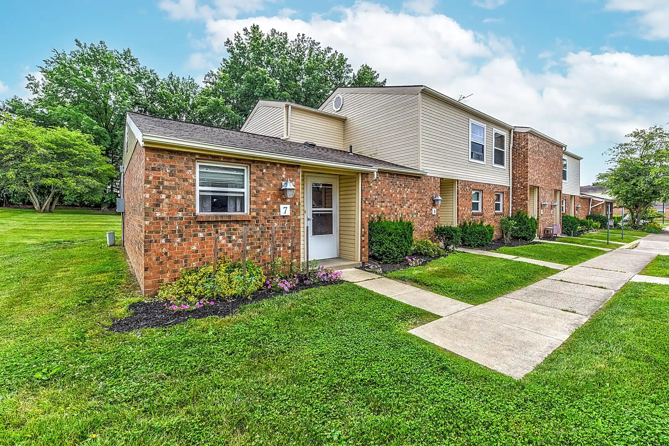 Pleasantville Commons Apartments 3610 Richland Rd NE Pleasantville, OH Apartments for Rent