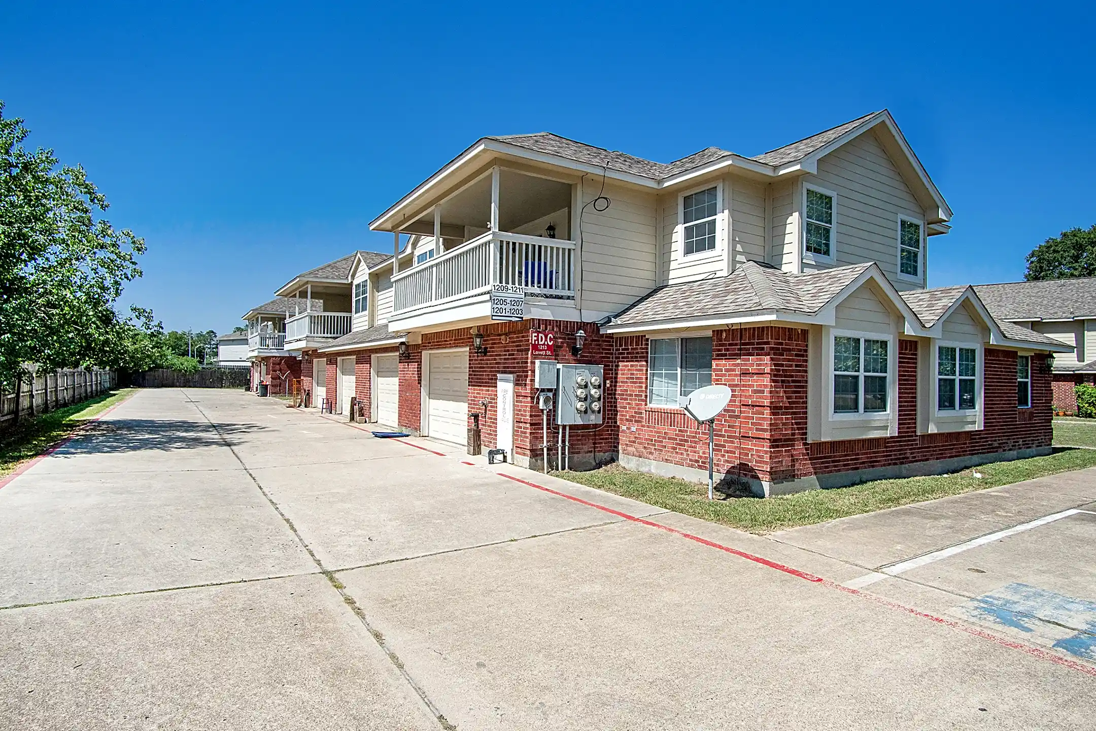 1233 Lovett St Tomball, TX Townhomes for Rent Rent.