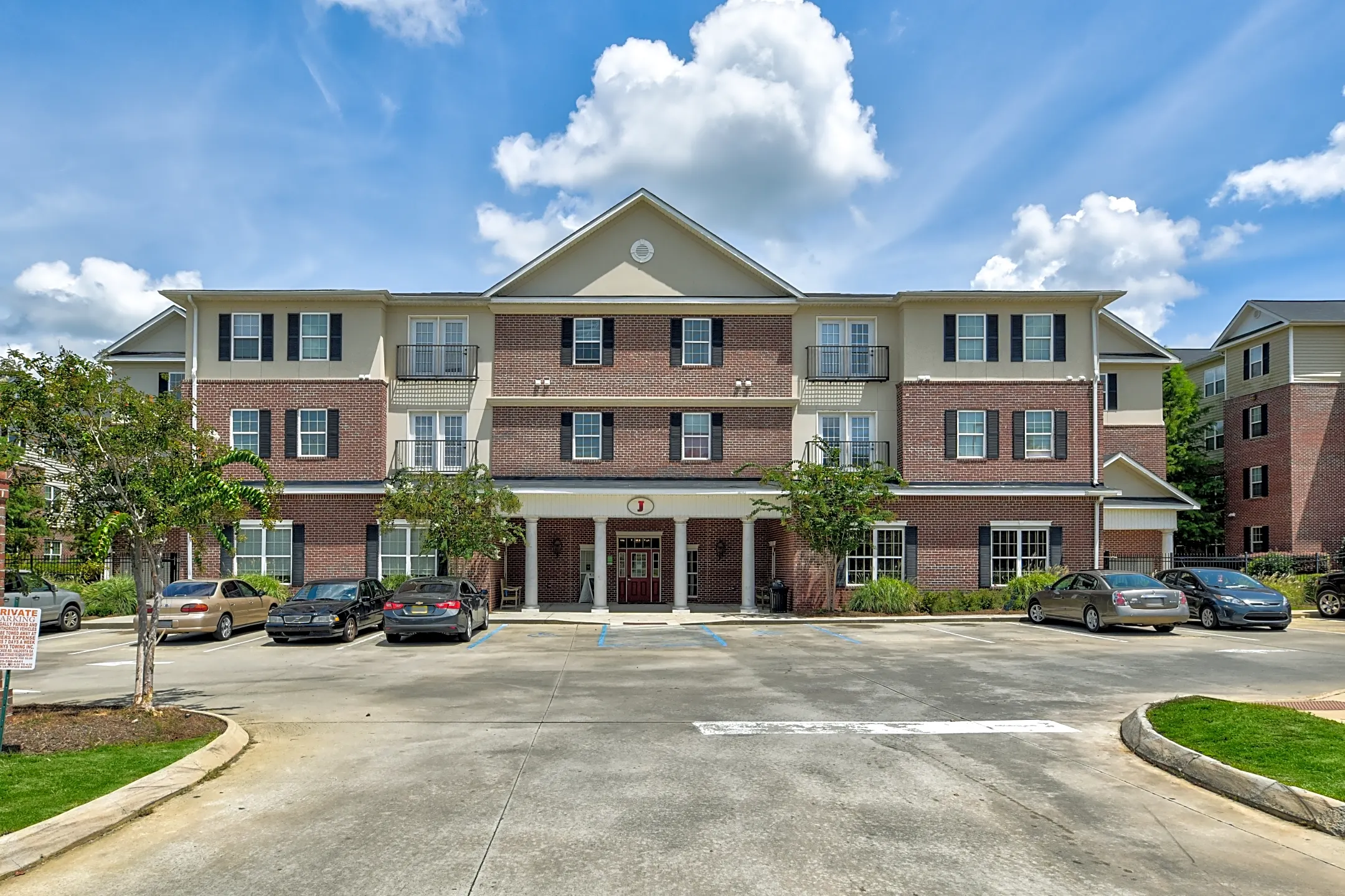 The Grove at Valdosta-Lease Per Bed - 2201 Baytree Rd | Valdosta, GA ...