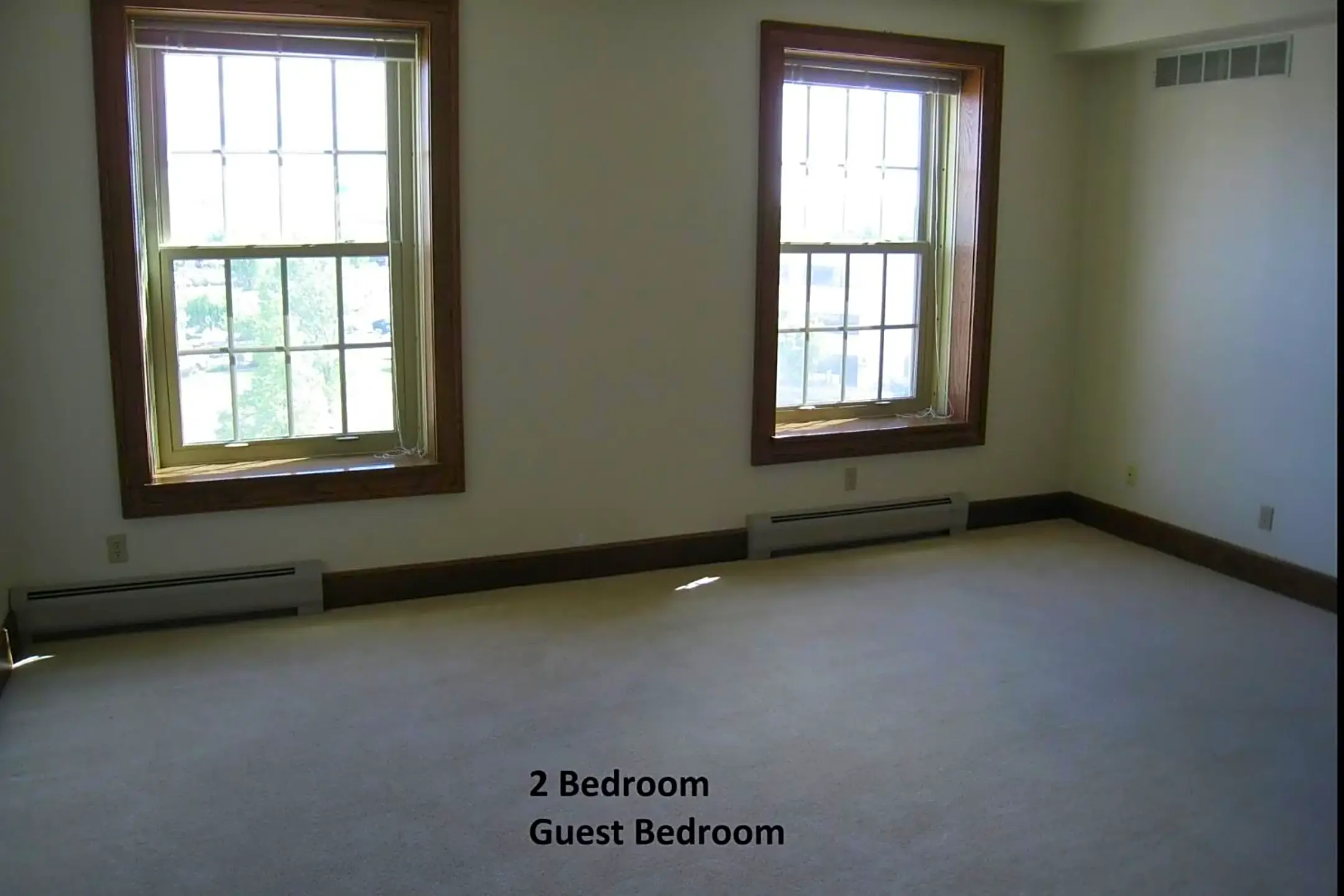 Whiting Place Apartments 1408 Strongs Ave Stevens Point, WI for