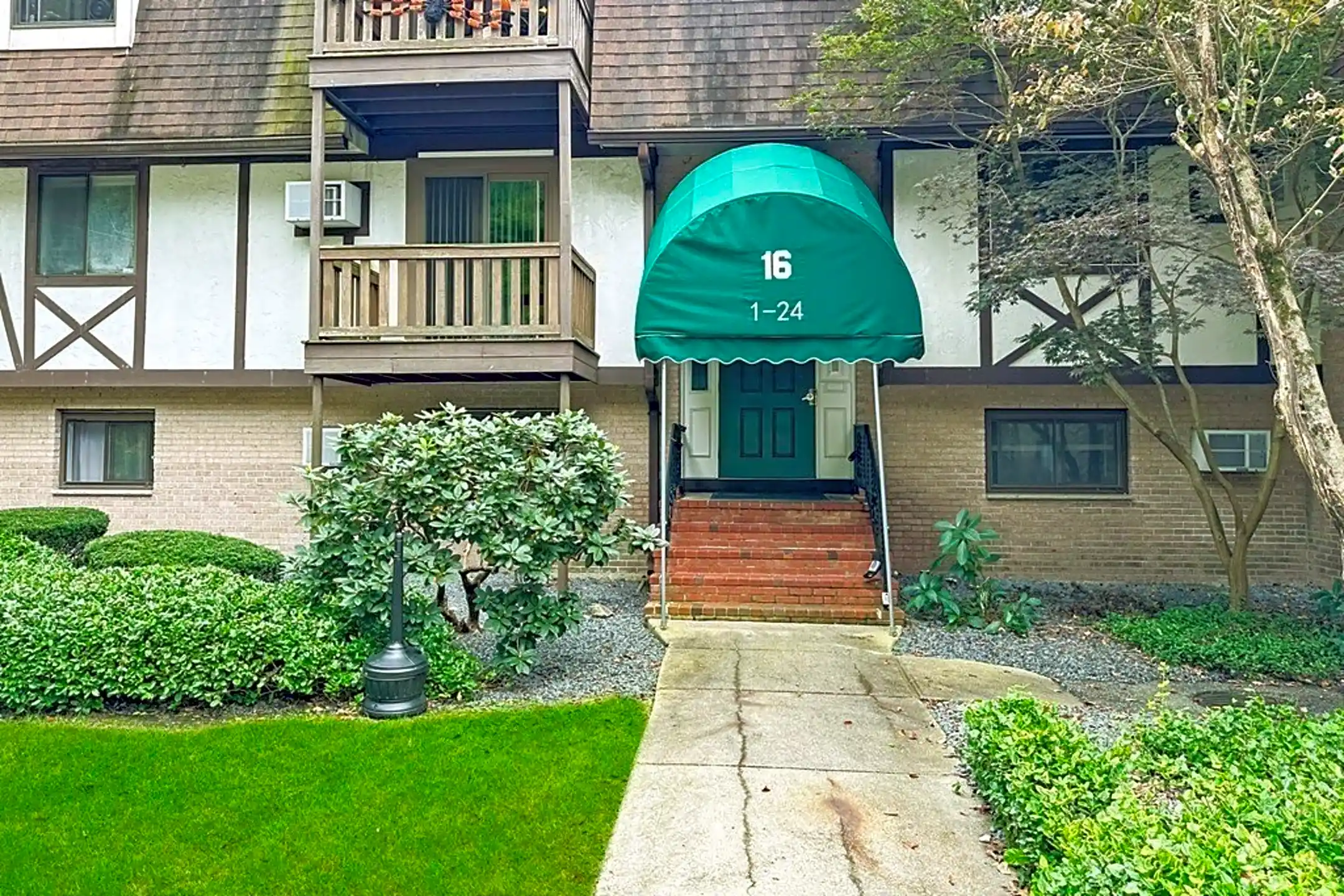 16 Erick Rd 24 Condos Mansfield, MA 02048