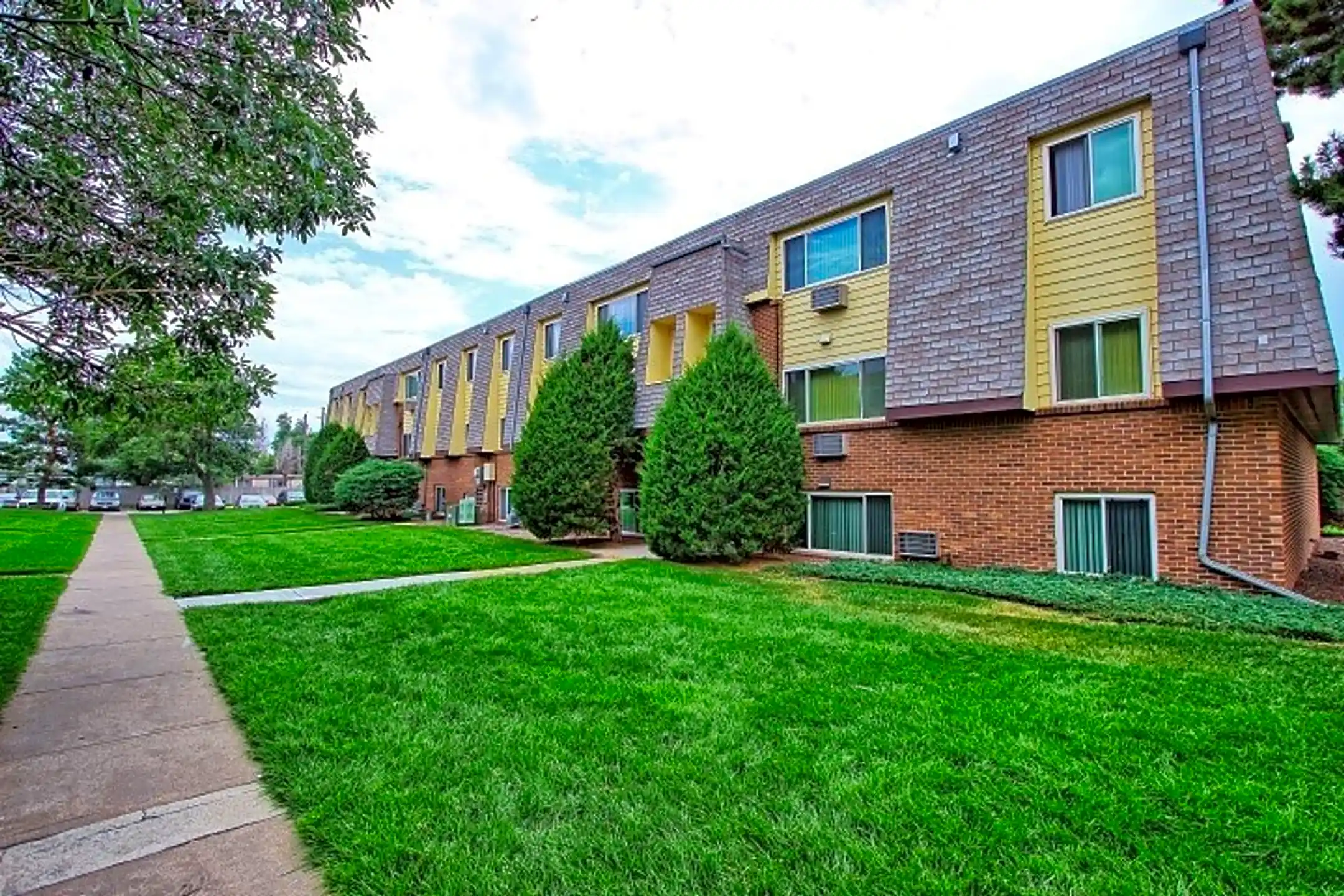 Laredo Apartments Aurora Co