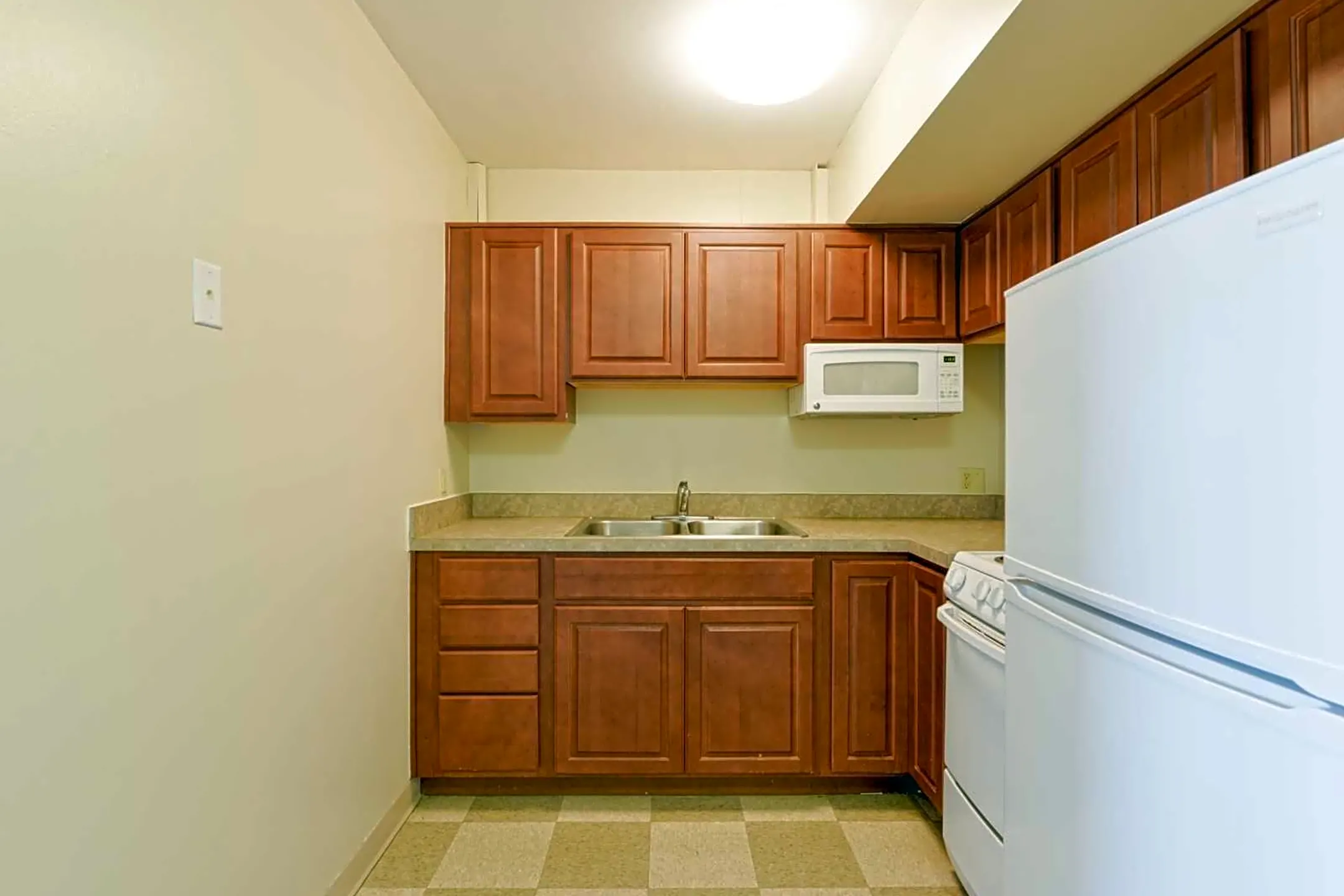 Kitchen - Covenant House Apartments - Toledo, OH
