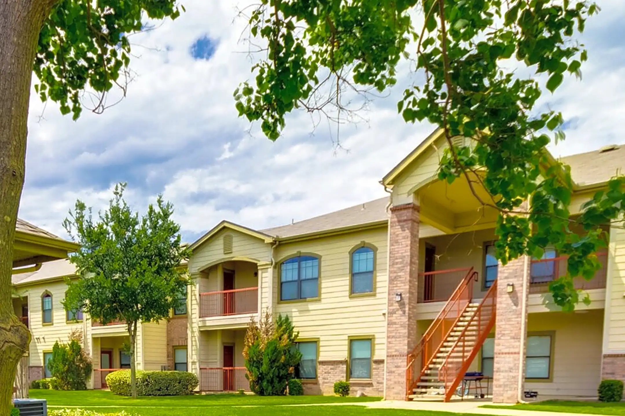 Bradford Place Apartments Commerce, TX 75428