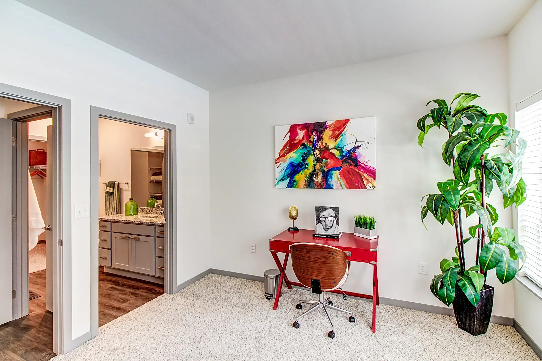 Crossroads Westside Kansas City, MO 64108